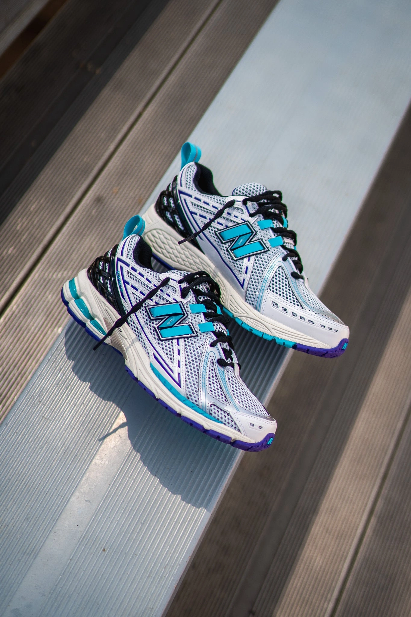 Athletic Aesthetic Dynamic Fit Construction Mens New Balance 1906R (White/Blue) - M1906RCF