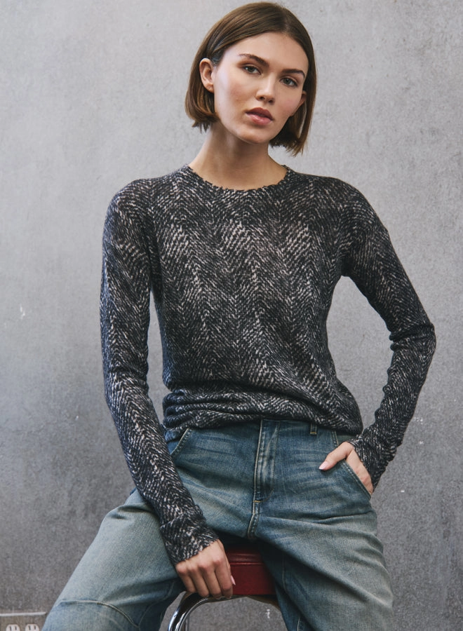 Comfortable Sweater HERRINGBONE PRINT RAW EDGE CREW SWEATER