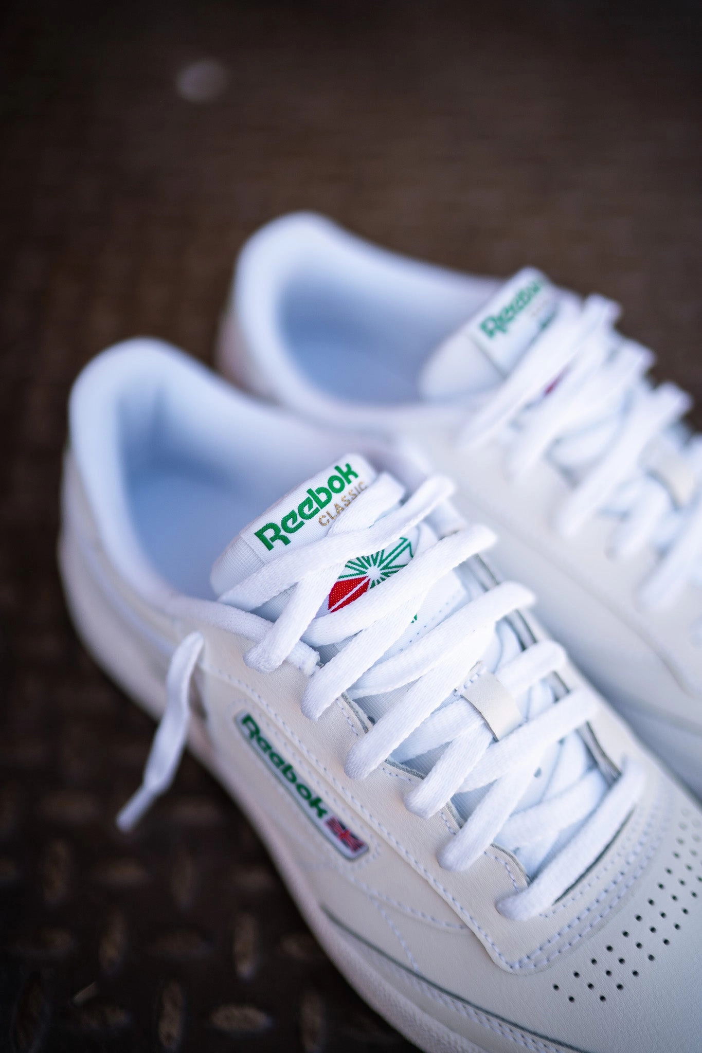 Calm Tones Mens Reebok Club C 85 (White/Green)