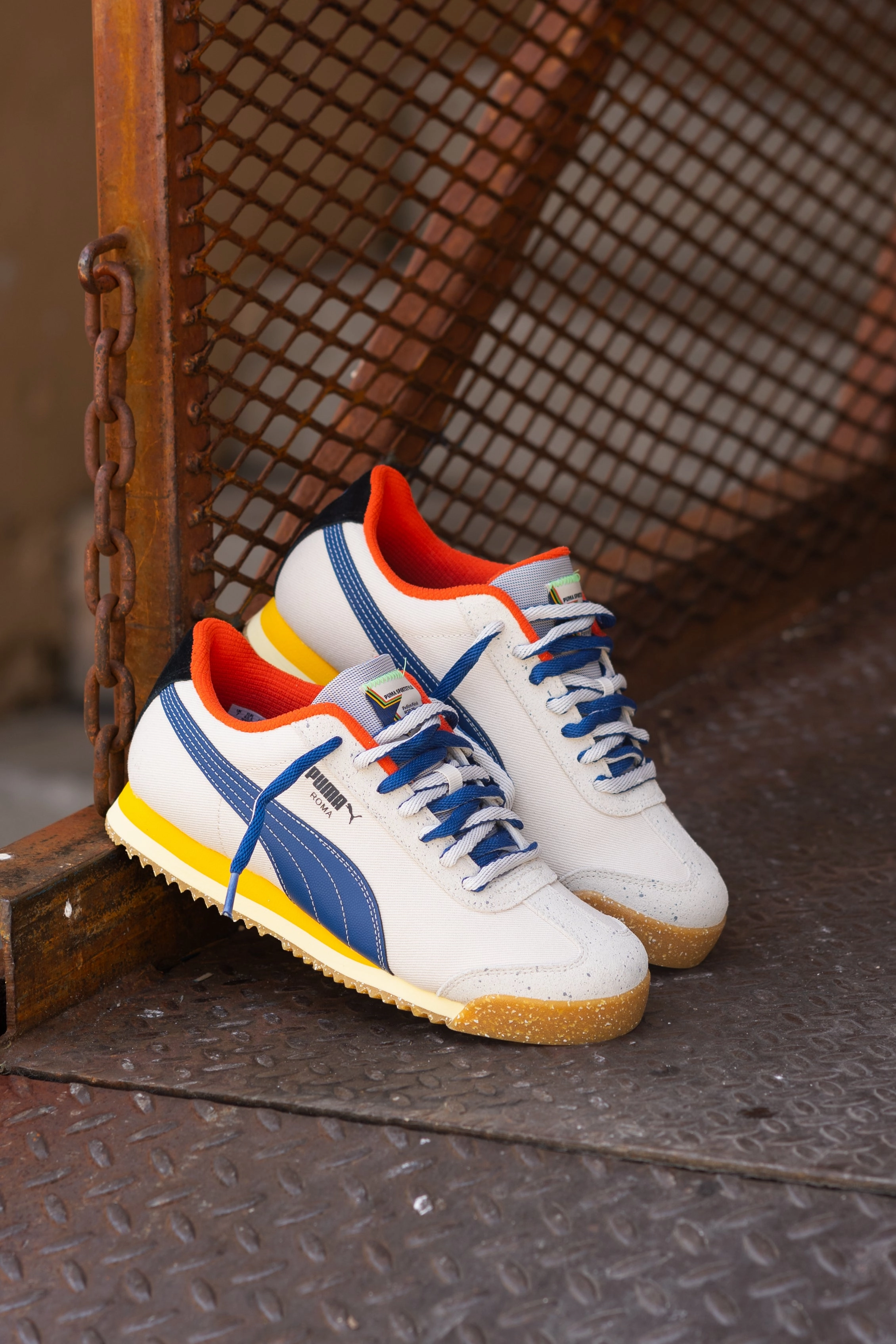 Mens Puma Roma Podium (Clyde Royal/Creamy Vanilla) Walk Support Flexible Design