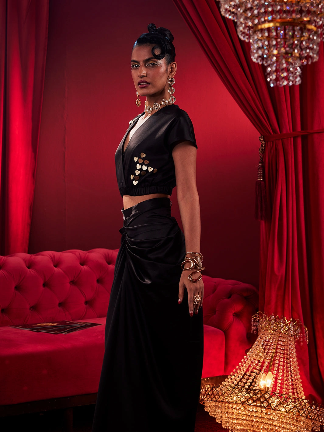 Simple Elegance Fashion Fit Golden Hearts Black Draped Skirt