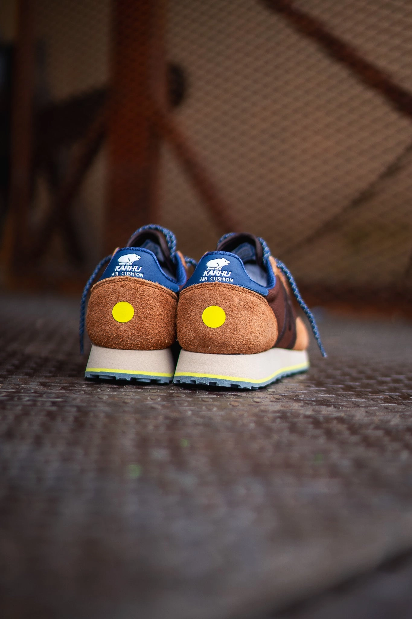 Karhu Albatross Control (Brown Sugar/Java) Non-marking sole Recycled fabric