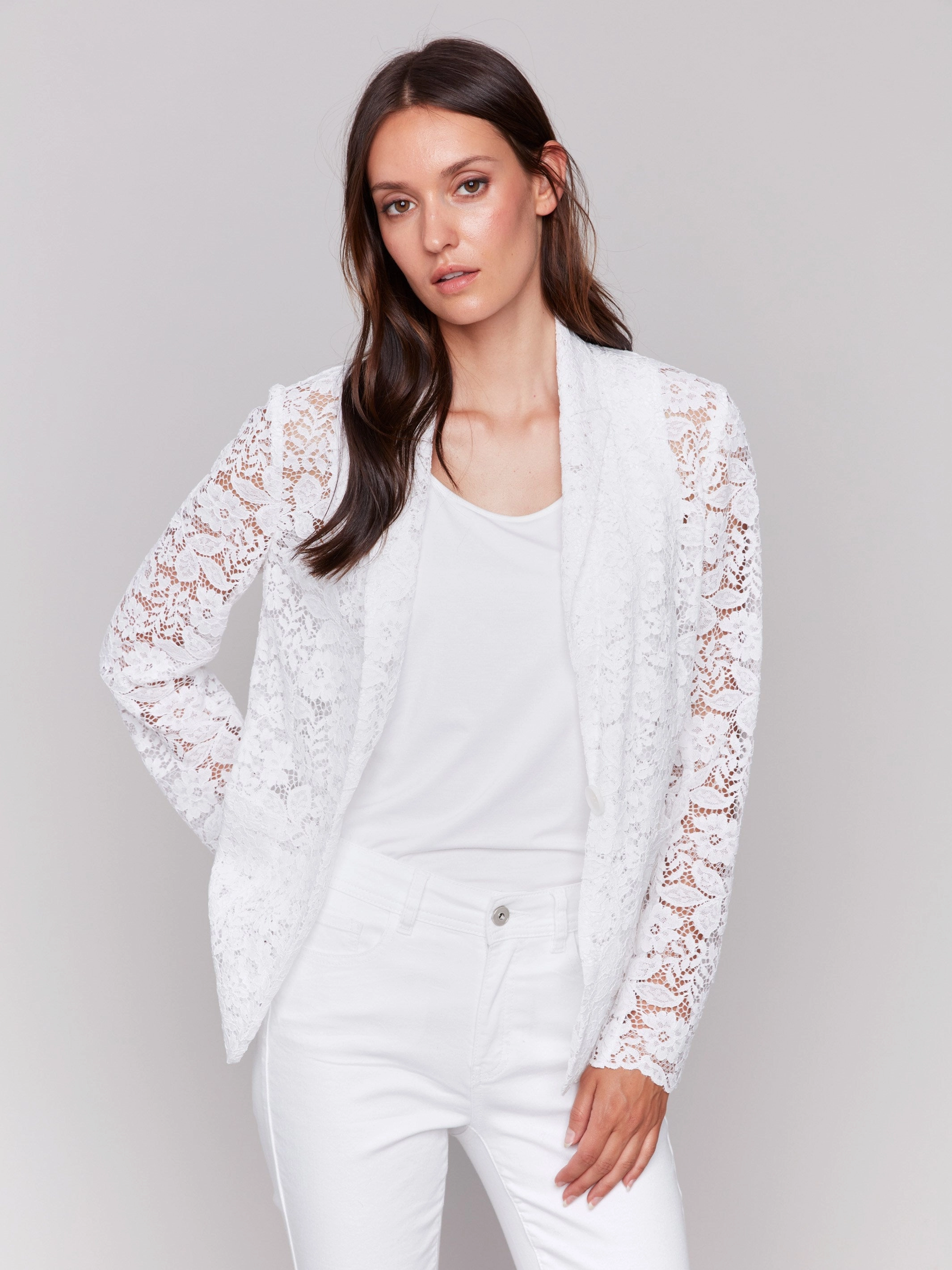 Lace Blazer - White understated look