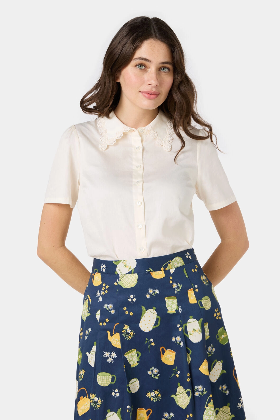 OversizedFit AntiPill Surface Lacey Collar Blouse