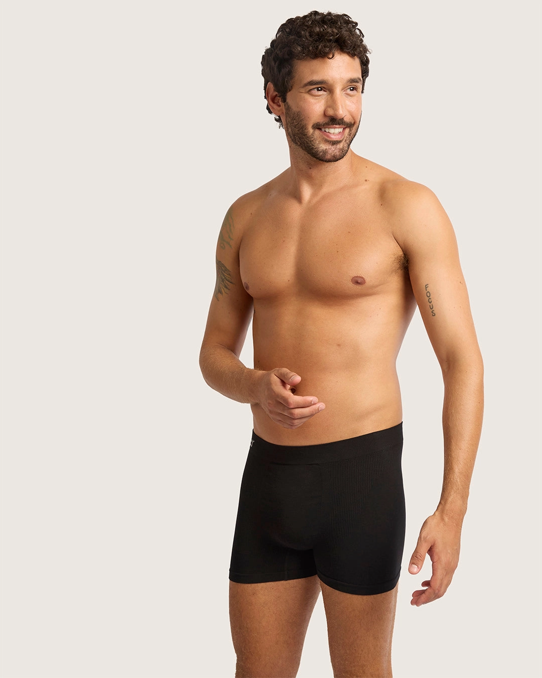 Lightweight Weave Men's Seamfree Boxer Briefs - Black Universal Clasp Mechanism