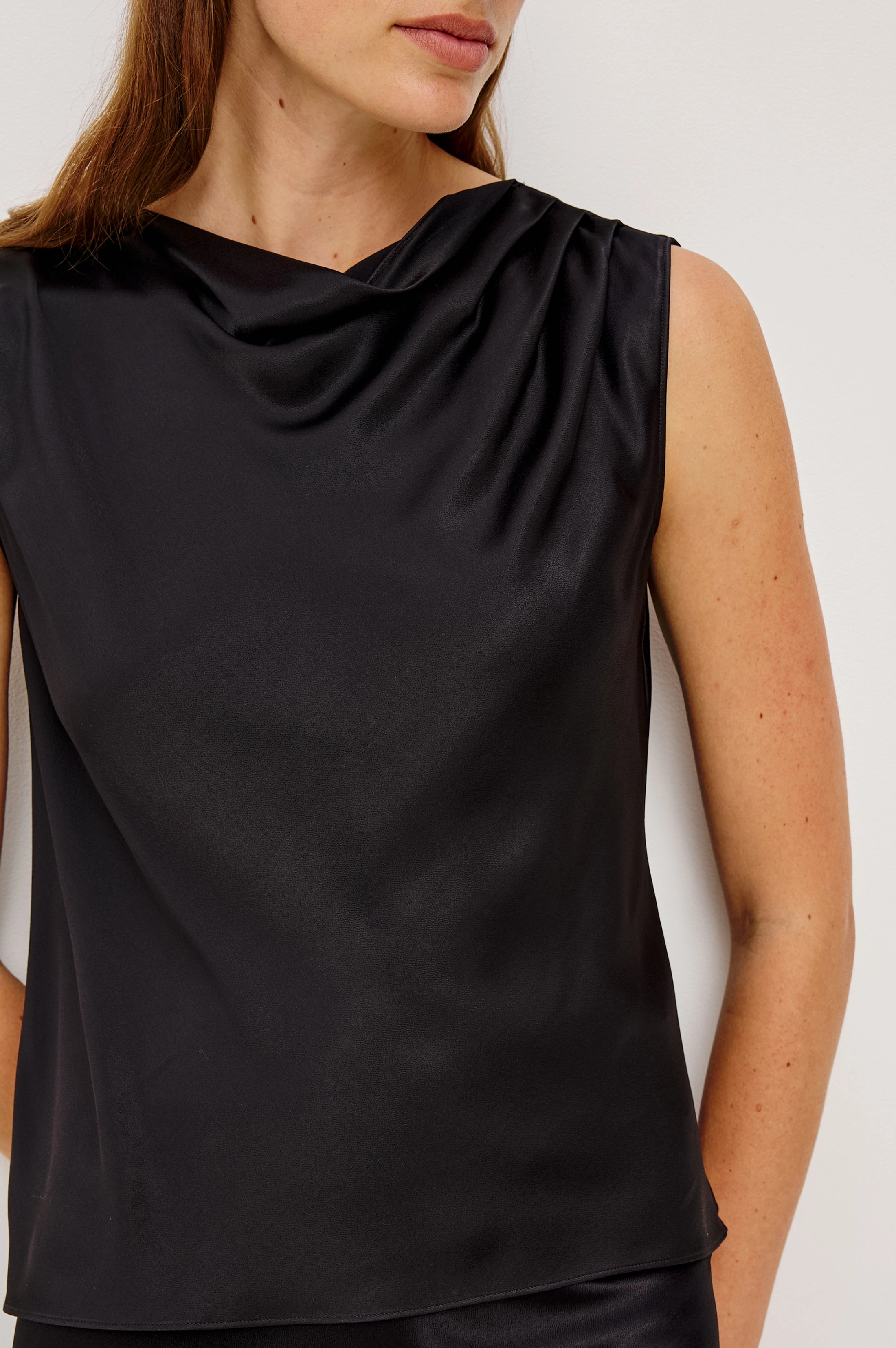 LILLY SATIN CREPE TANK AntiStatic Treatment