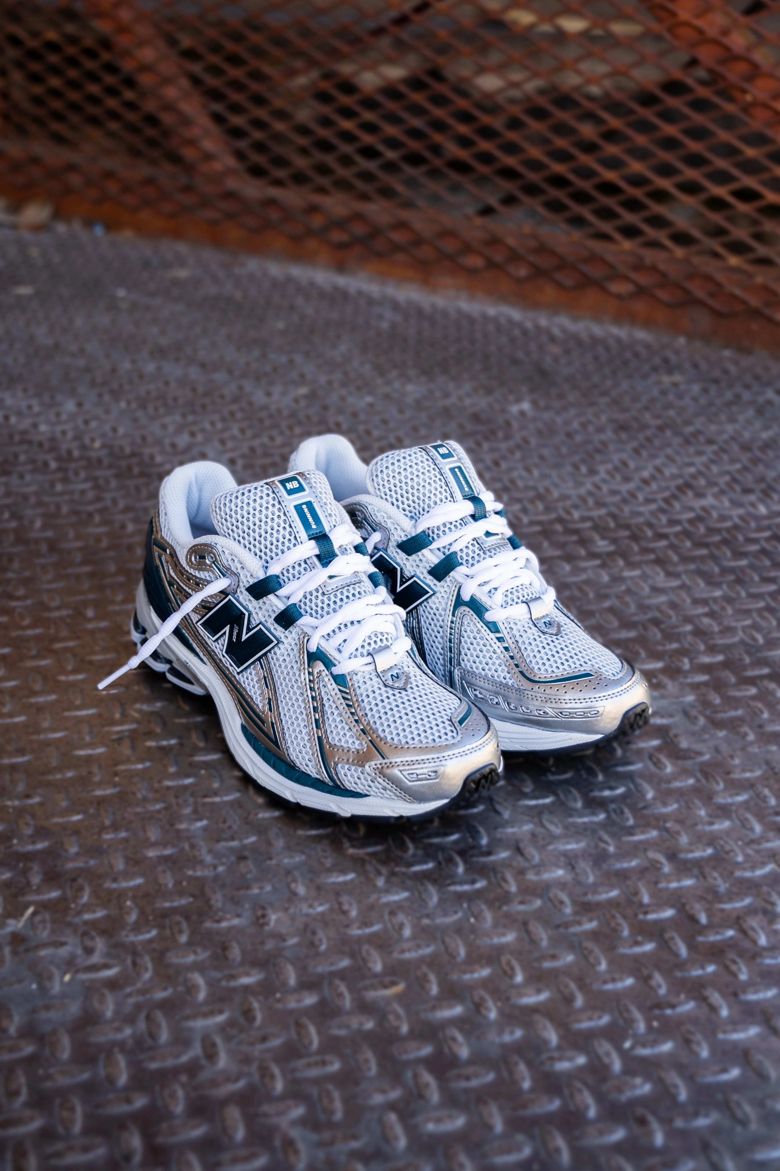 Flexible Soles Mens New Balance 1906R (Metallic Silver/Deep Ocean) - U1906RCE