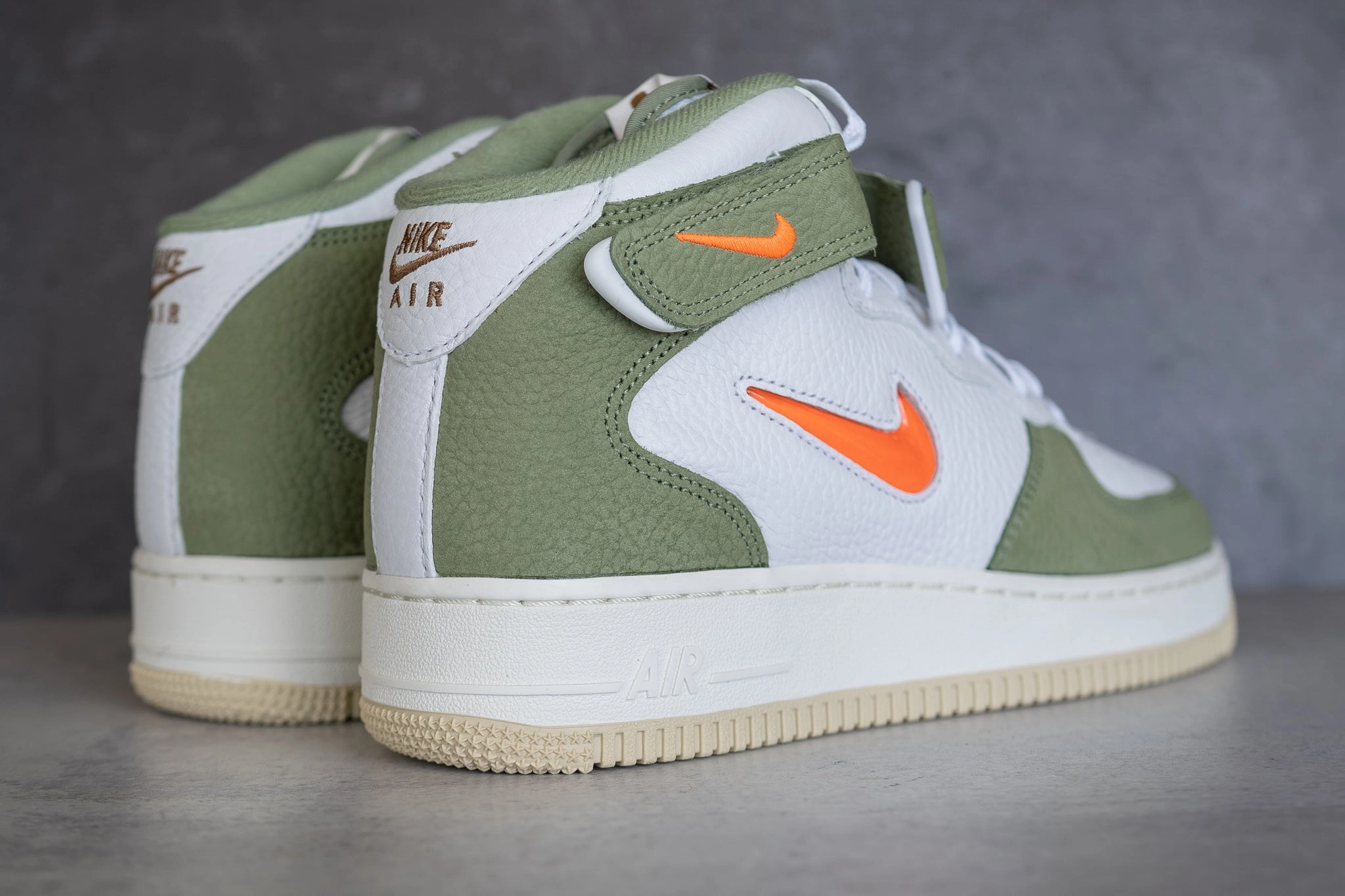 Multi-functional breathability Nike Air Force 1 Mid QS (Olive Jewel)
