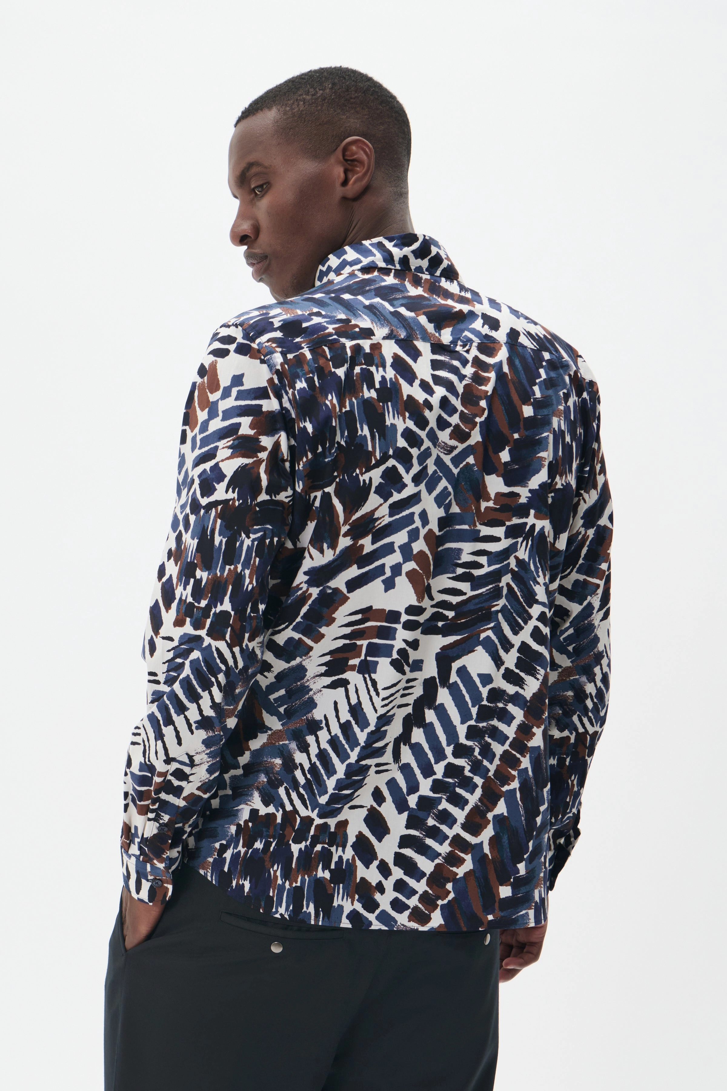 MACHRISTALDO LONG SLEEVE SHIRT Modern Fashion HighCollared Design