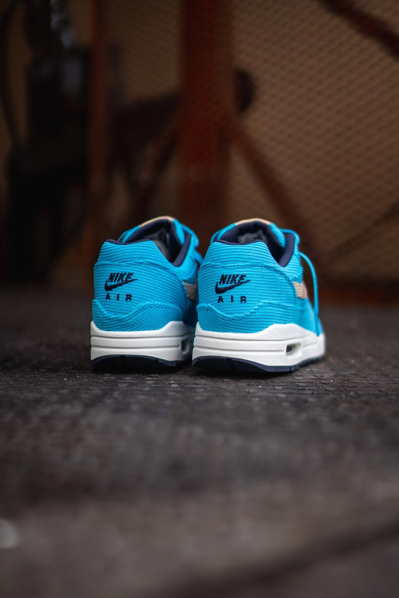 Textured Grip Pattern Rolling Transition Men's Nike Air Max 1 PRM (Baltic Blue)