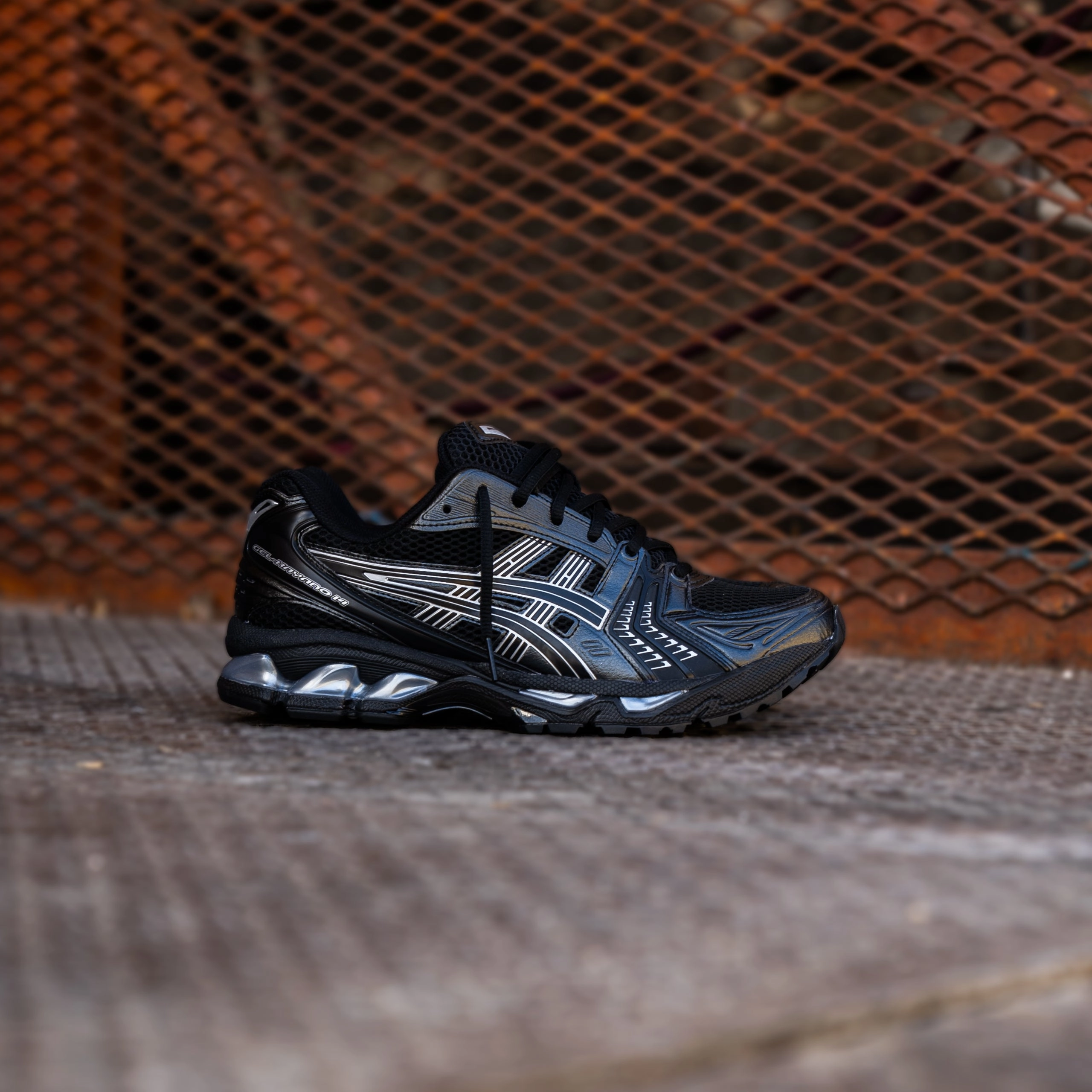 All-Day Cushioning Mens Asics Gel-Kayano 14 (Black/Pure Silver)