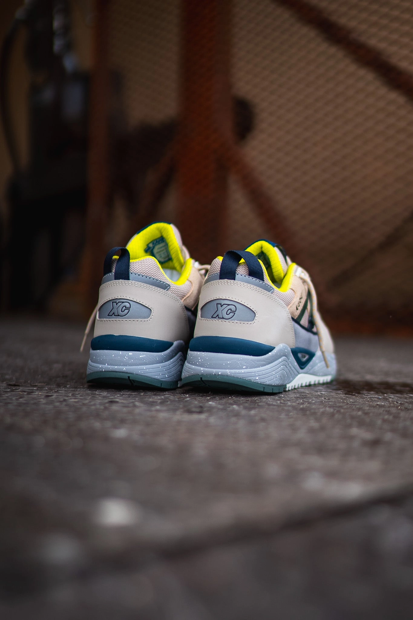 Mens Karhu Fusion XC (Silver Lining/Dark Forest) Carbon Fiber