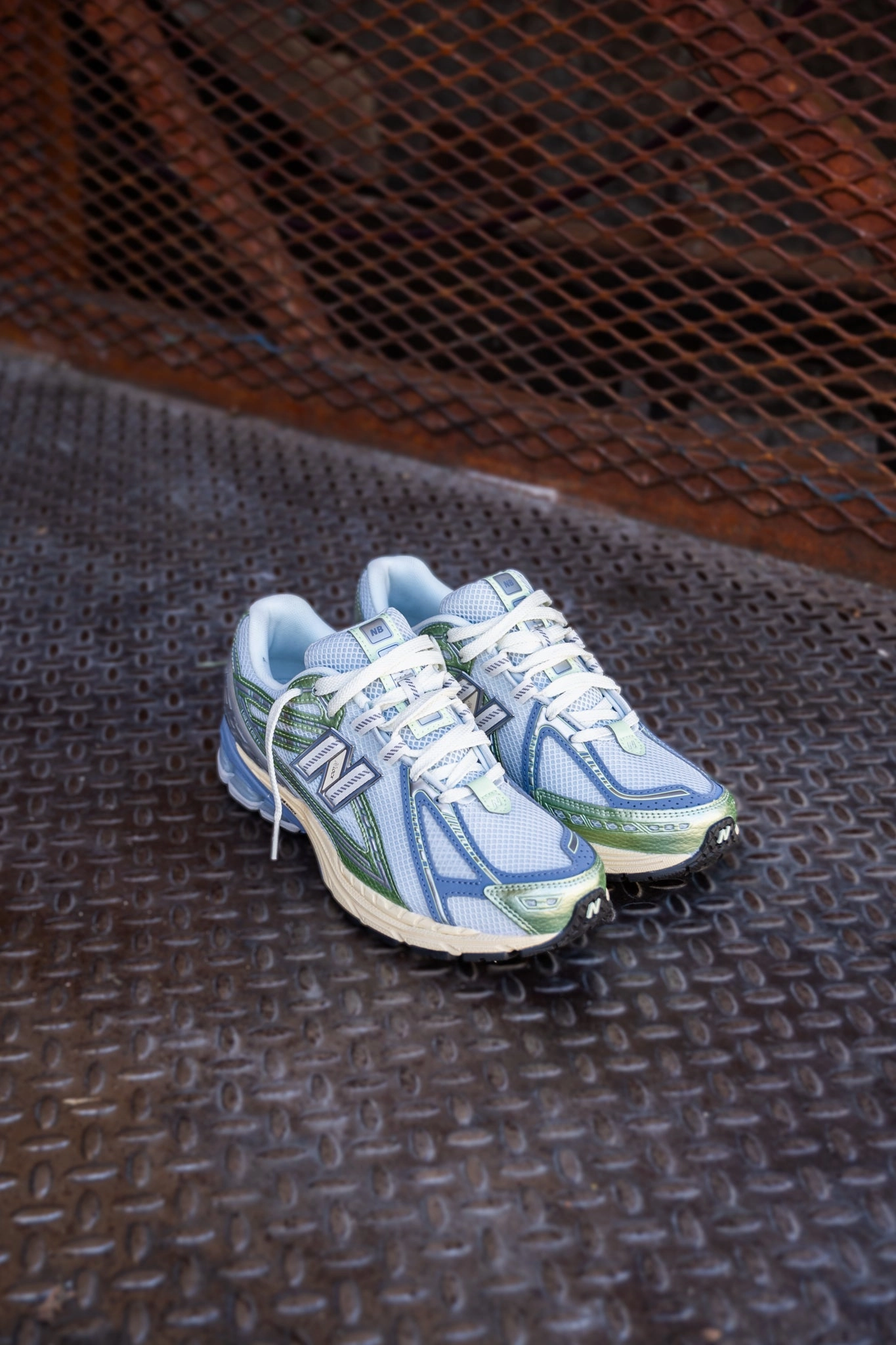 Mens New Balance 1906R (Metallic Green/Blue) - U1906RNE Durable Lace System Ankle Ease