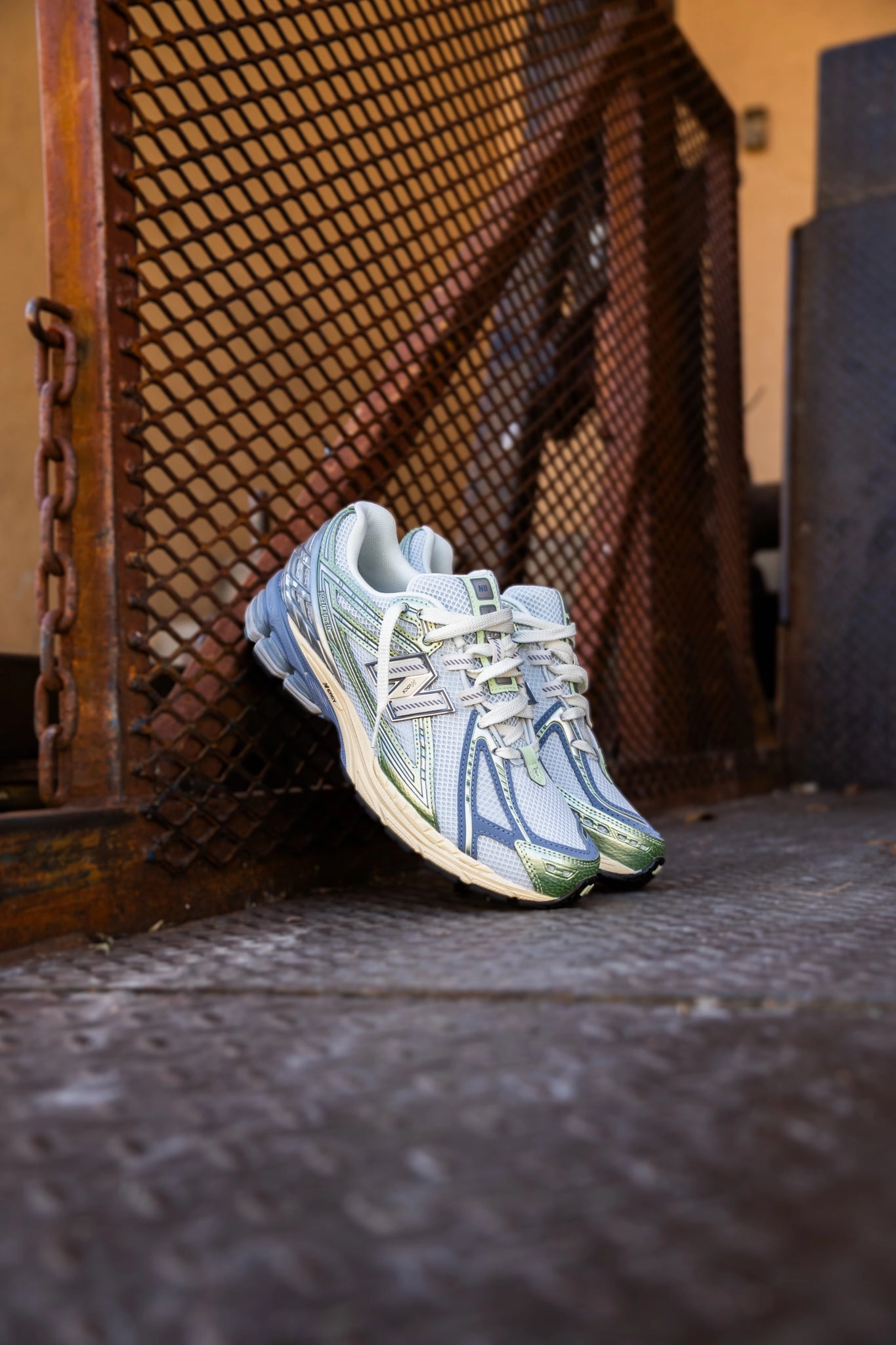 Mens New Balance 1906R (Metallic Green/Blue) - U1906RNE Cool Design