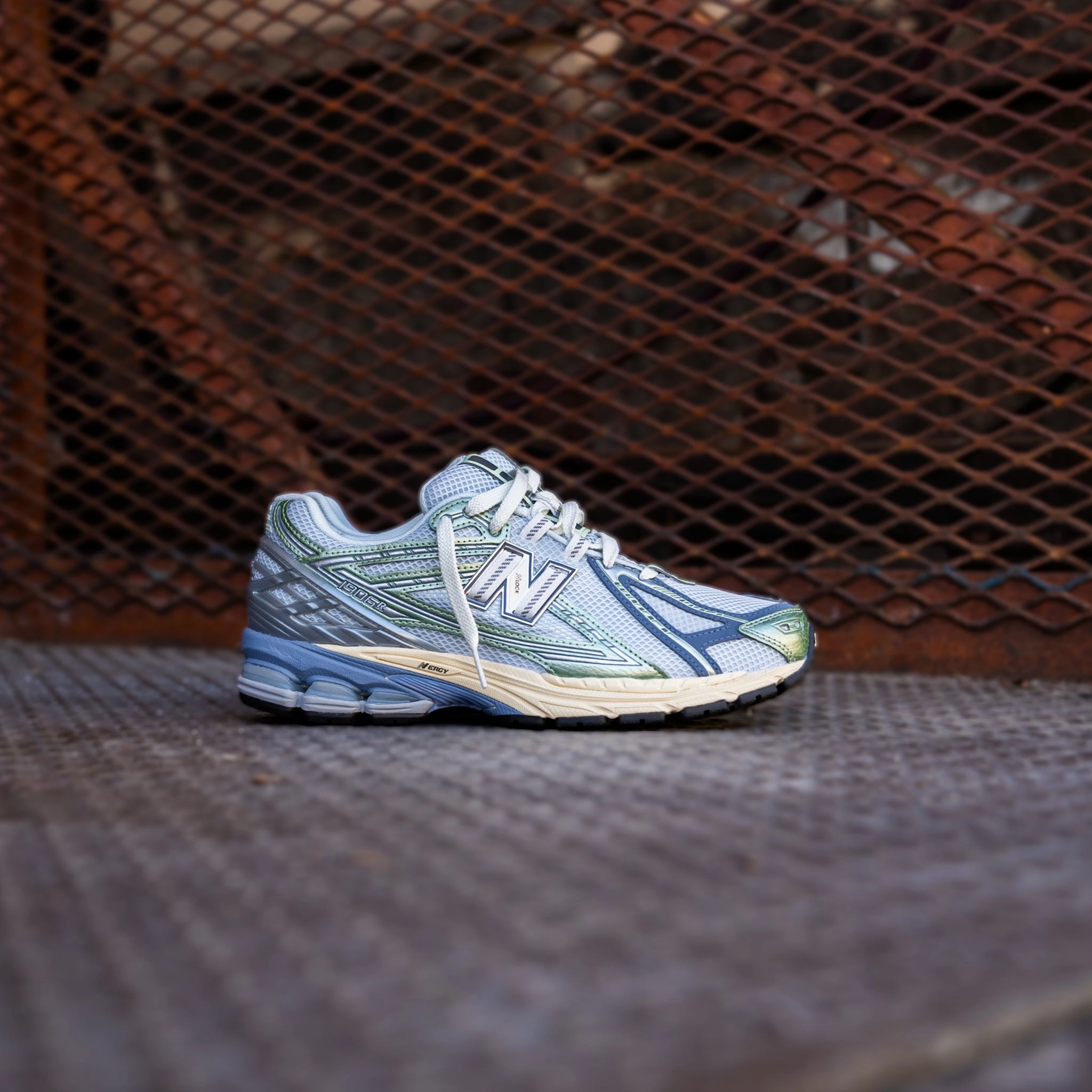 Mens New Balance 1906R (Metallic Green/Blue) - U1906RNE Foam Support Adjustable Tongue