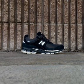 Mens New Balance 2002R (Black/Brown) - U2002RL Classy ease