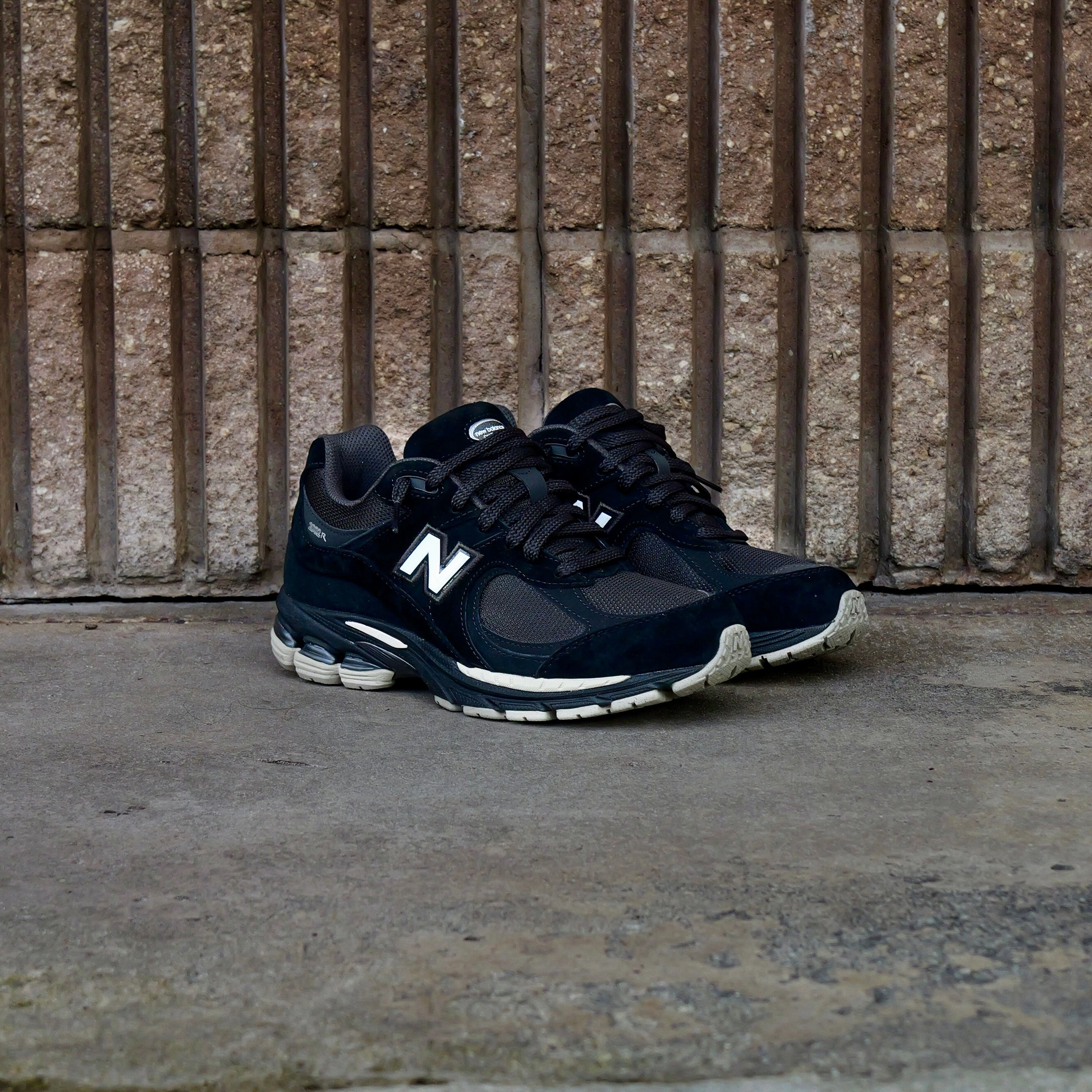 Vegan Material Options Flexi Fit Mens New Balance 2002R (Black/Brown) - U2002RL