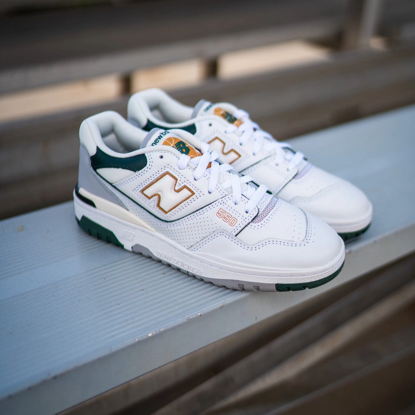 Speed Performance Sneaker Design Mens New Balance 550 (White/Packer) - BB550PWC