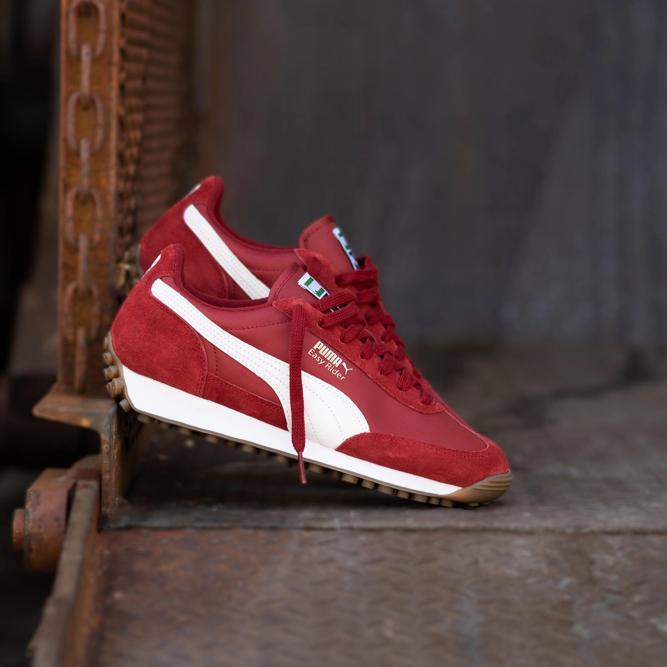 Low Profile Sophisticated Look Mens Puma Easy Rider Vintage (Intense Red/Puma White)