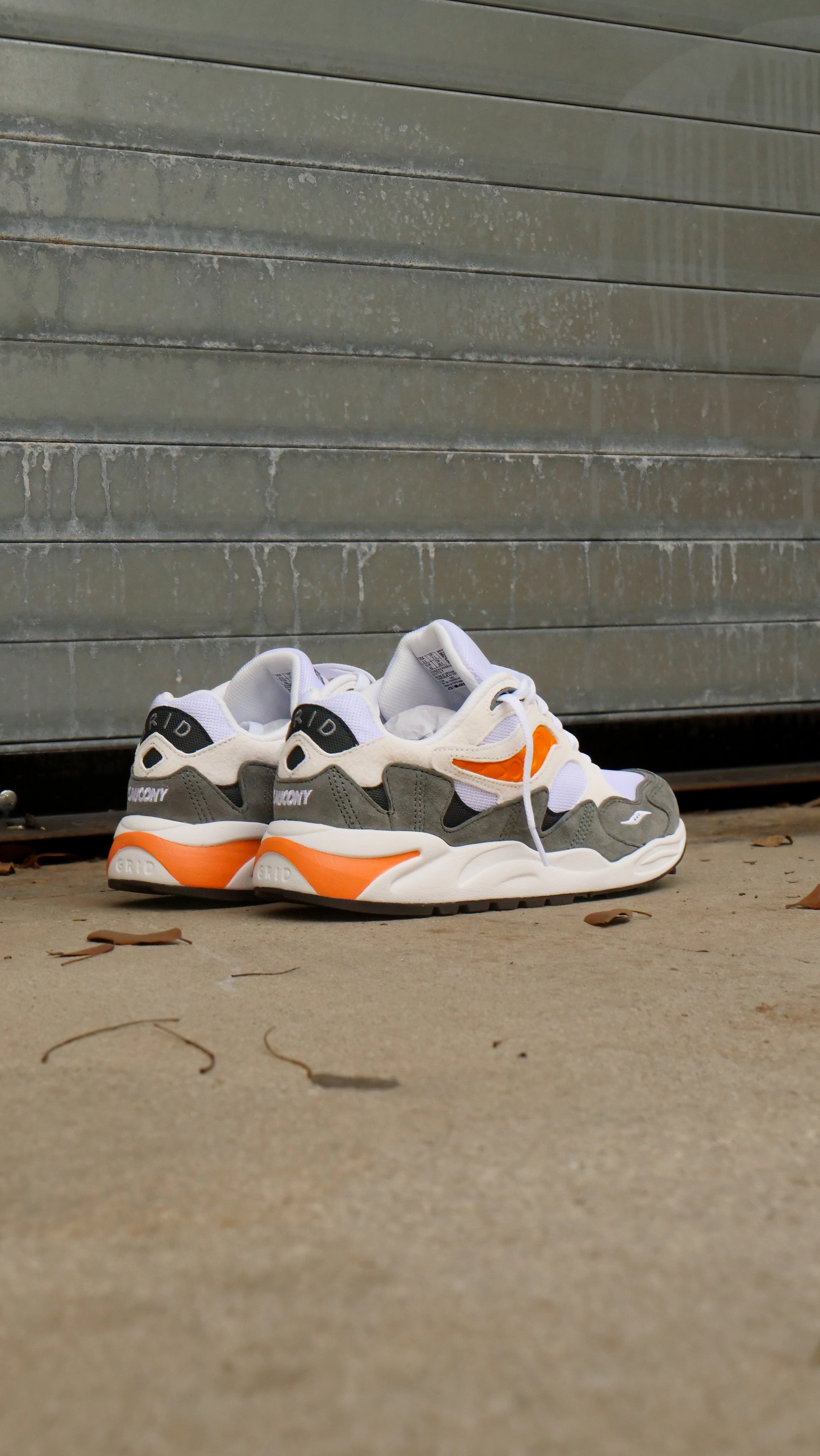 Sustainable Production Process Heel Clip Mens Saucony Grid Shadow 2 Essential (White/Safety Orange)