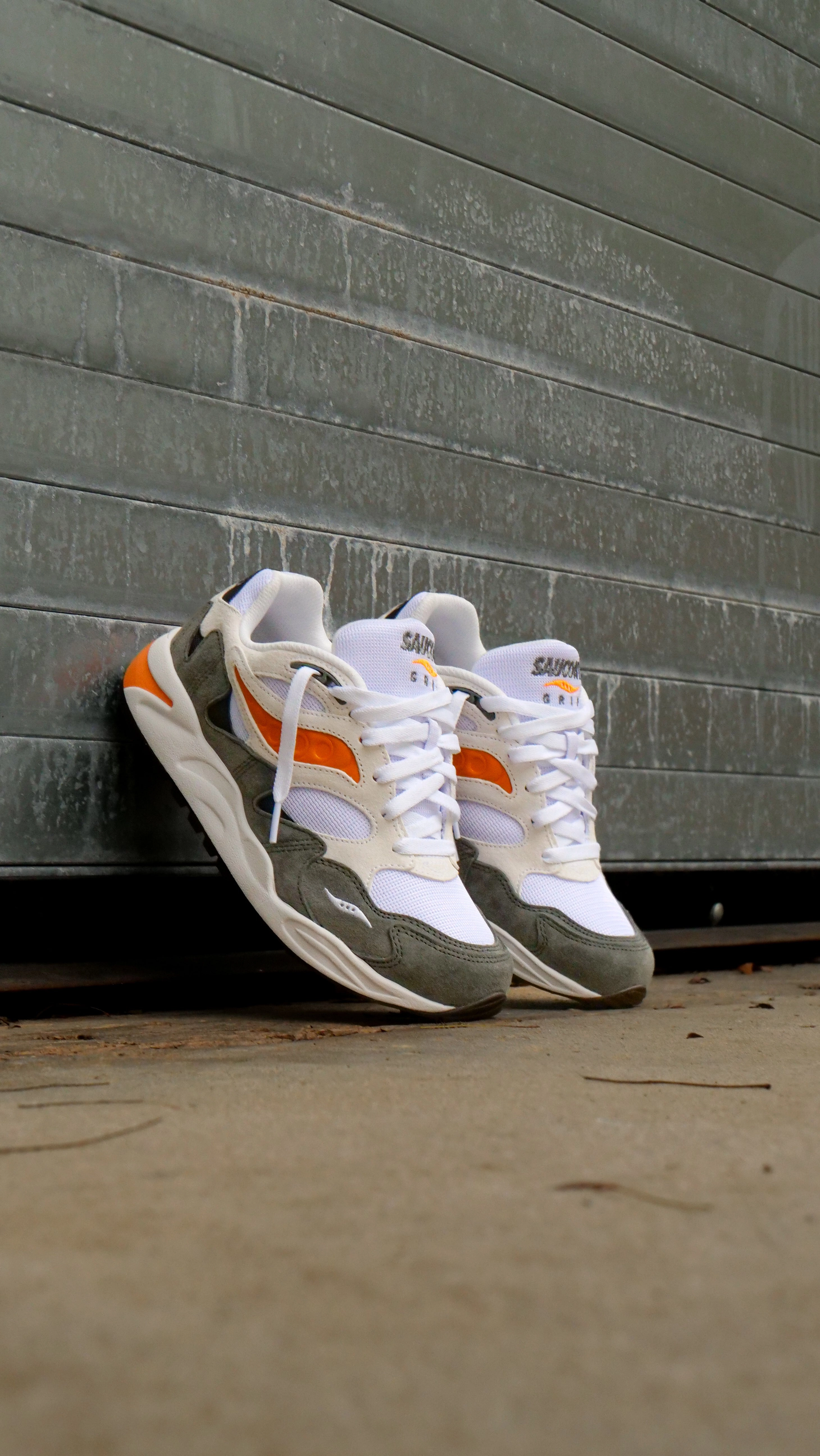 Cushioning Cloud Tech Easy To Clean Mens Saucony Grid Shadow 2 Essential (White/Safety Orange)