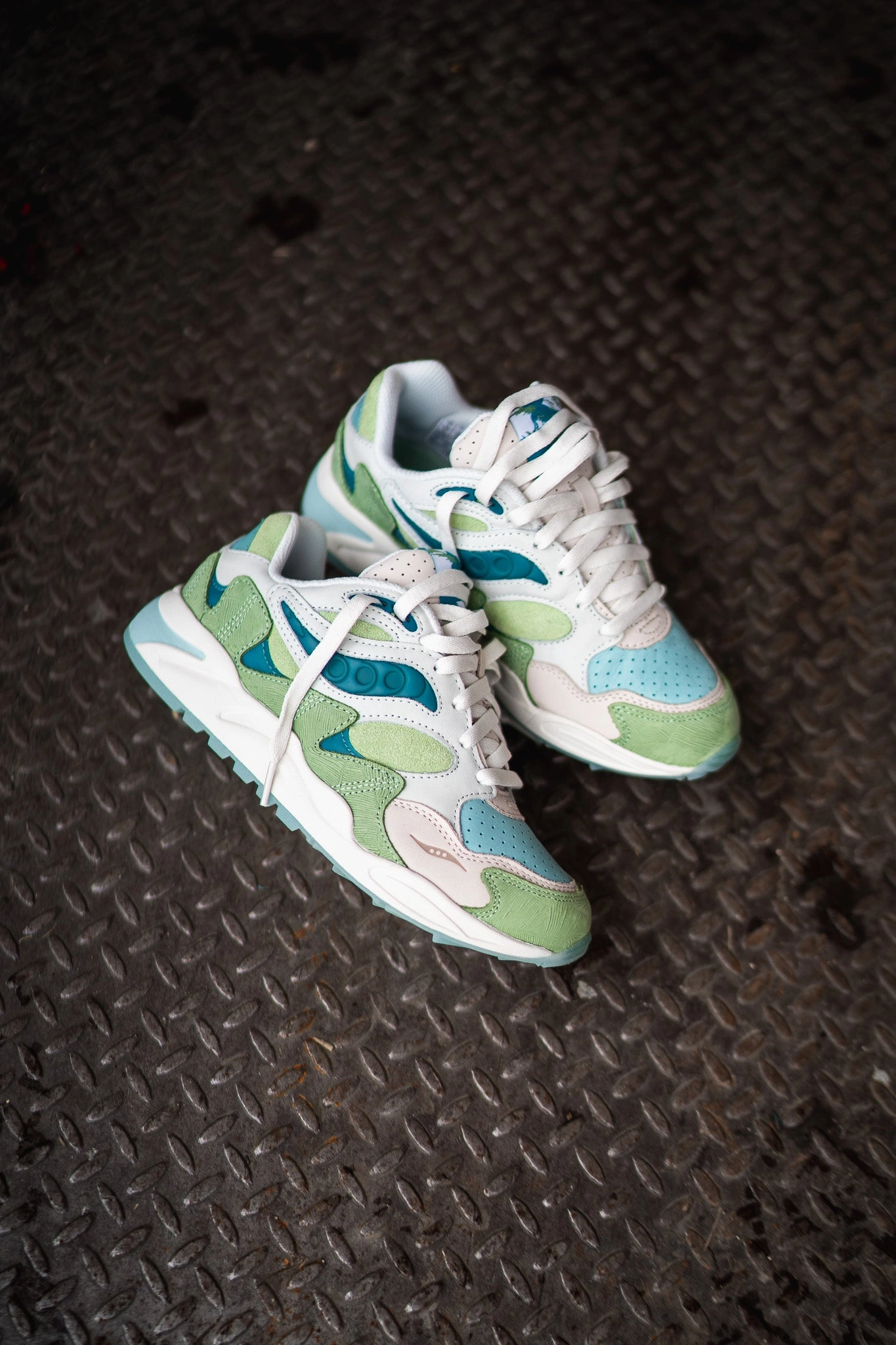 Balanced Frame Mens Saucony Grid Shadow 2 (Green/Tan)