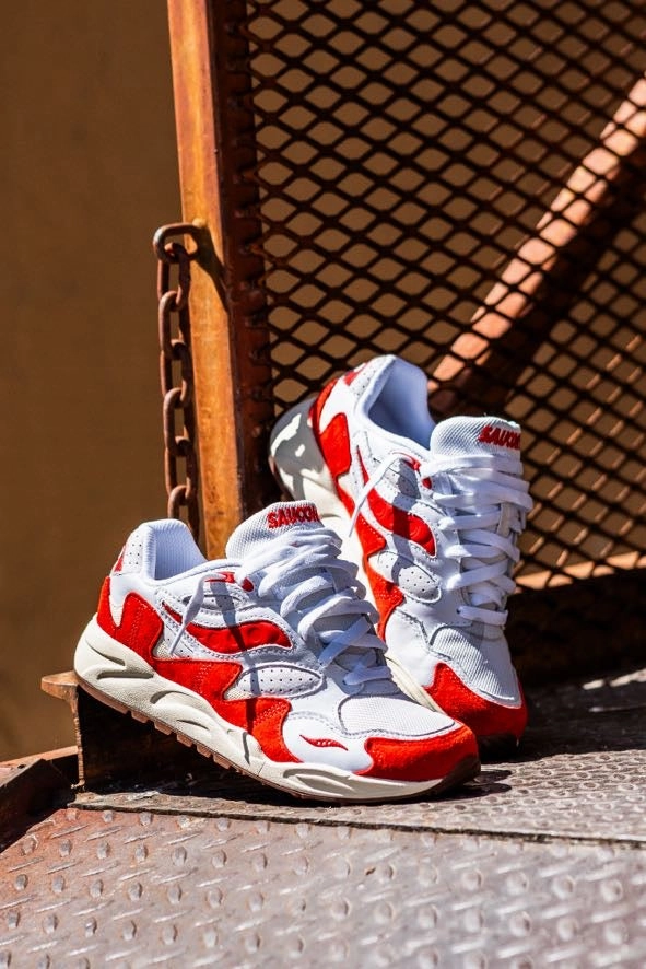 Soft Chic Mens Saucony Grid Shadow 2 (White/Red)