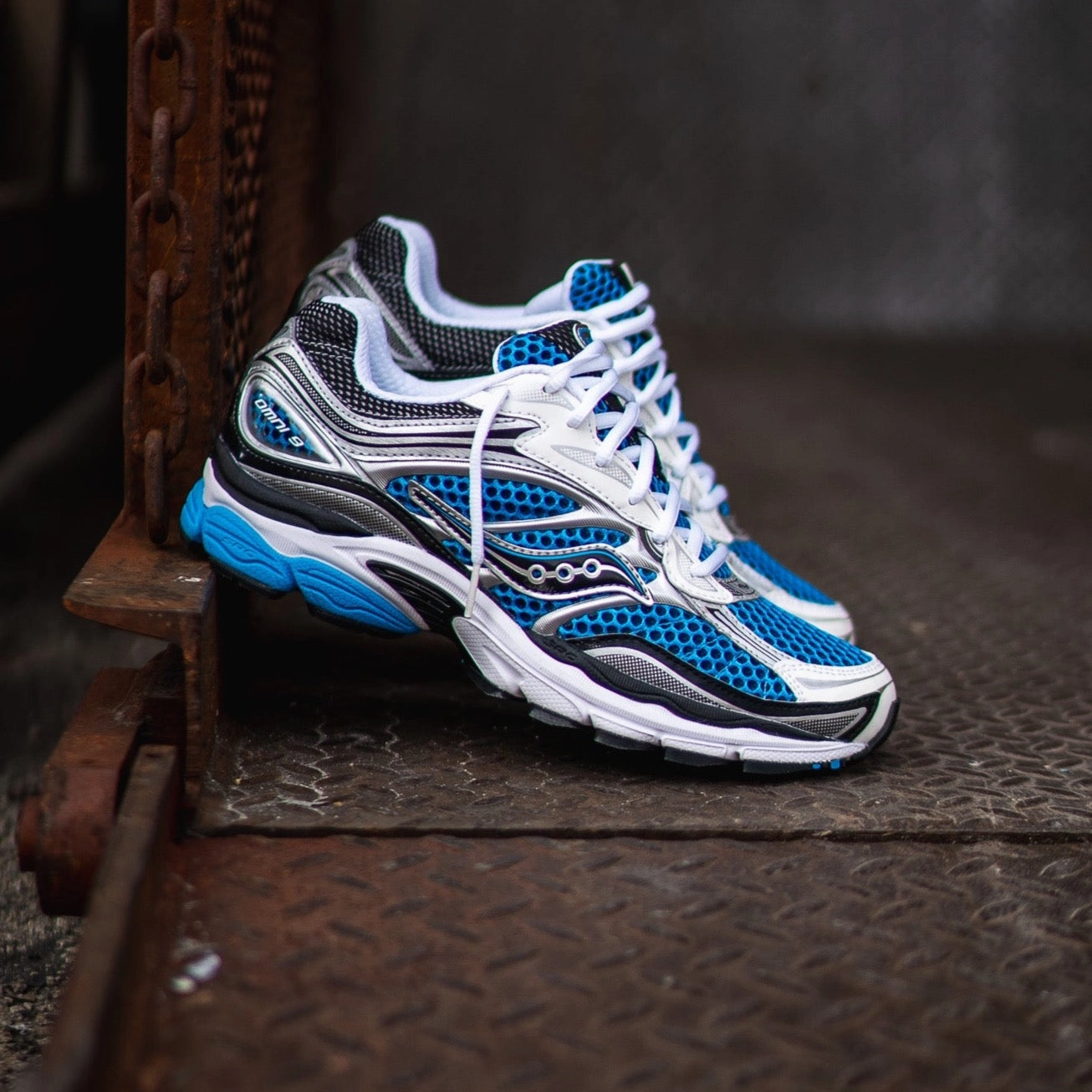 Mens Saucony OG ProGrid Omni 9 (Royal/Silver) Urban Mobility