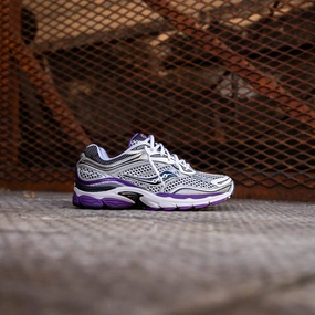 Breathable mesh construction Exclusive Look Mens Saucony ProGrid Omni 9 (Silver/Purple)