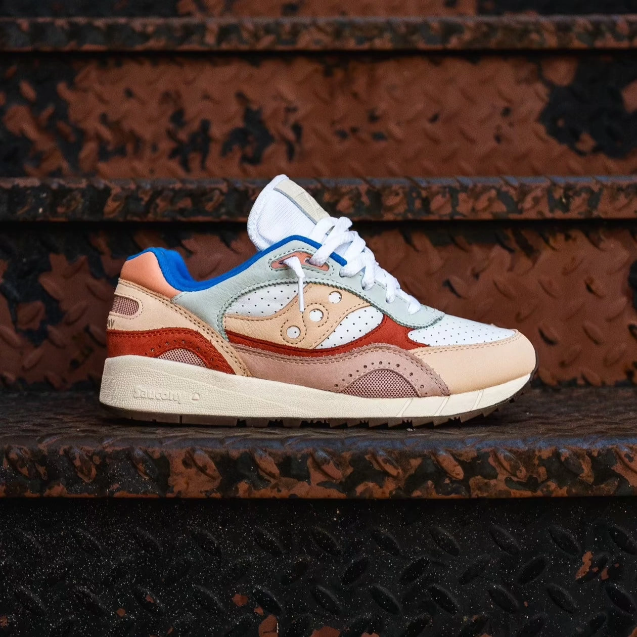 Dynamic Traction Outsoles Subtle Tread Mens Shadow 6000 Premium (White/Multi) S70816-1