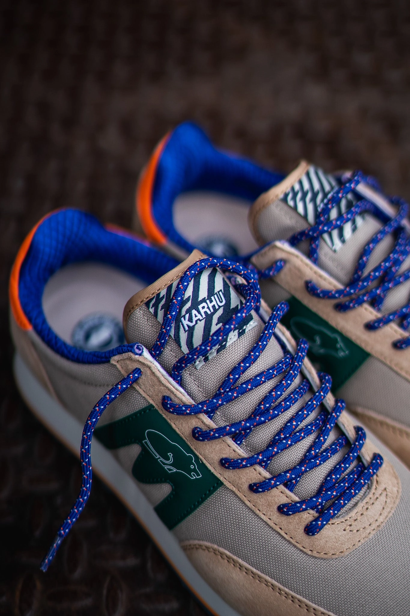 Karhu Albatross Control (Irish Cream/Aventurine) Shock-absorbent look Comfort Synthetic