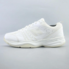 NEW BALANCE 409V2 badminton player shoes traction patterns