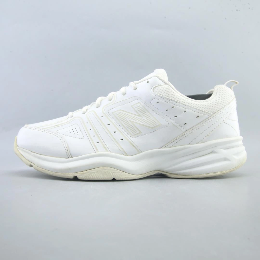 NEW BALANCE 409V2 badminton player shoes traction patterns