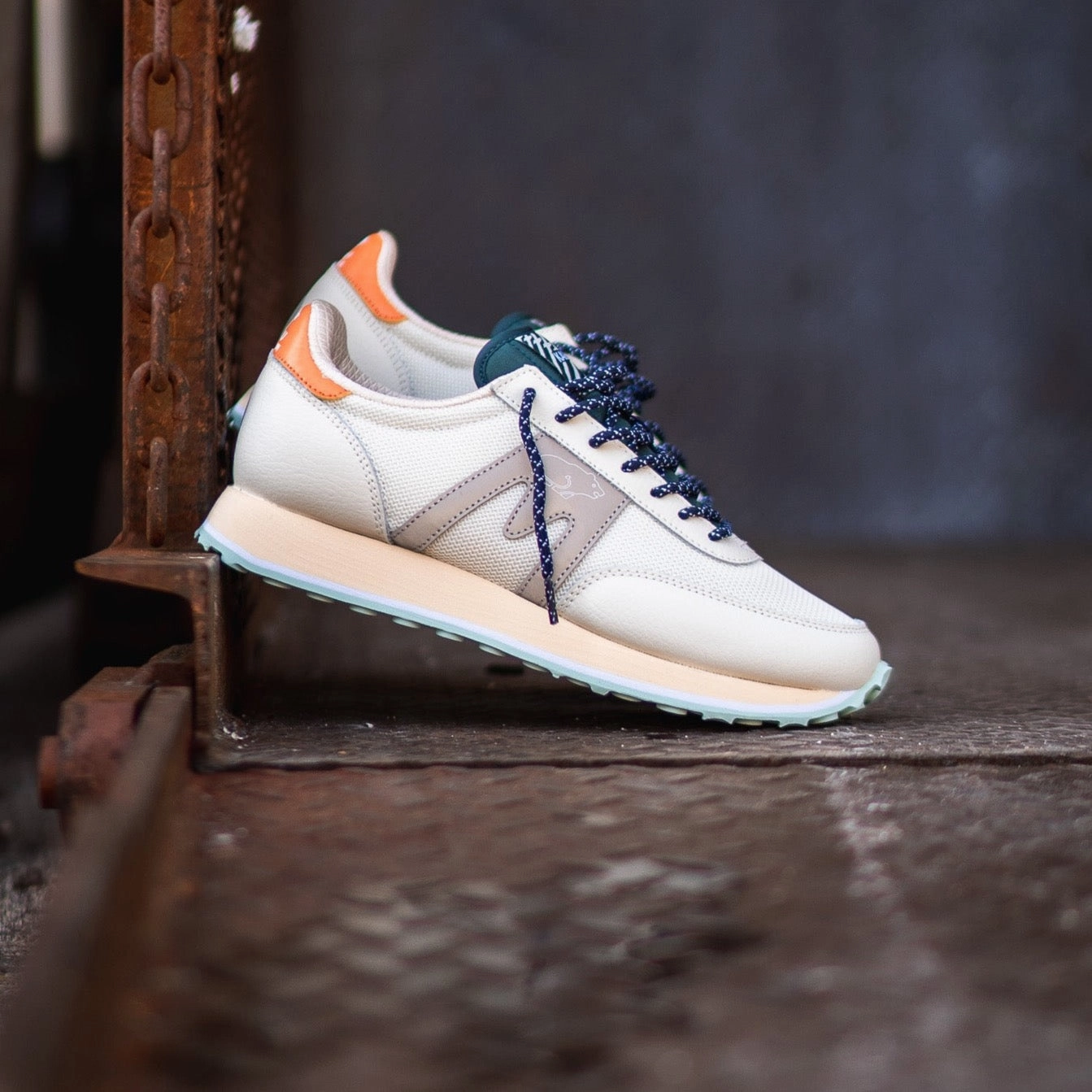 Durable tread Good resilience Karhu Albatross Control (Lily White/Silver)