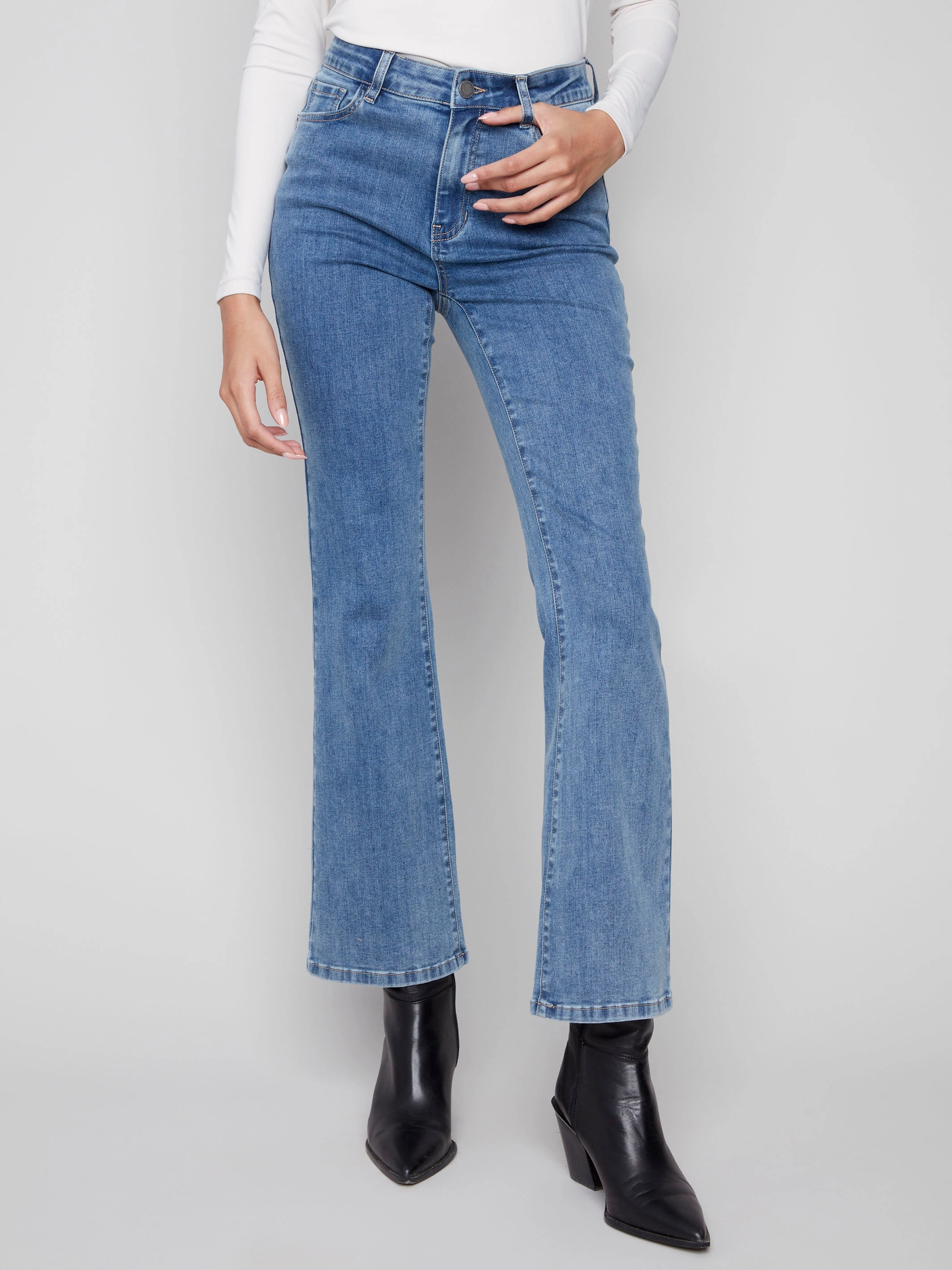 Vibrant Bold Look Street Fashion Smooth Picnic Style Celine Flare Leg Jeans - Medium Blue