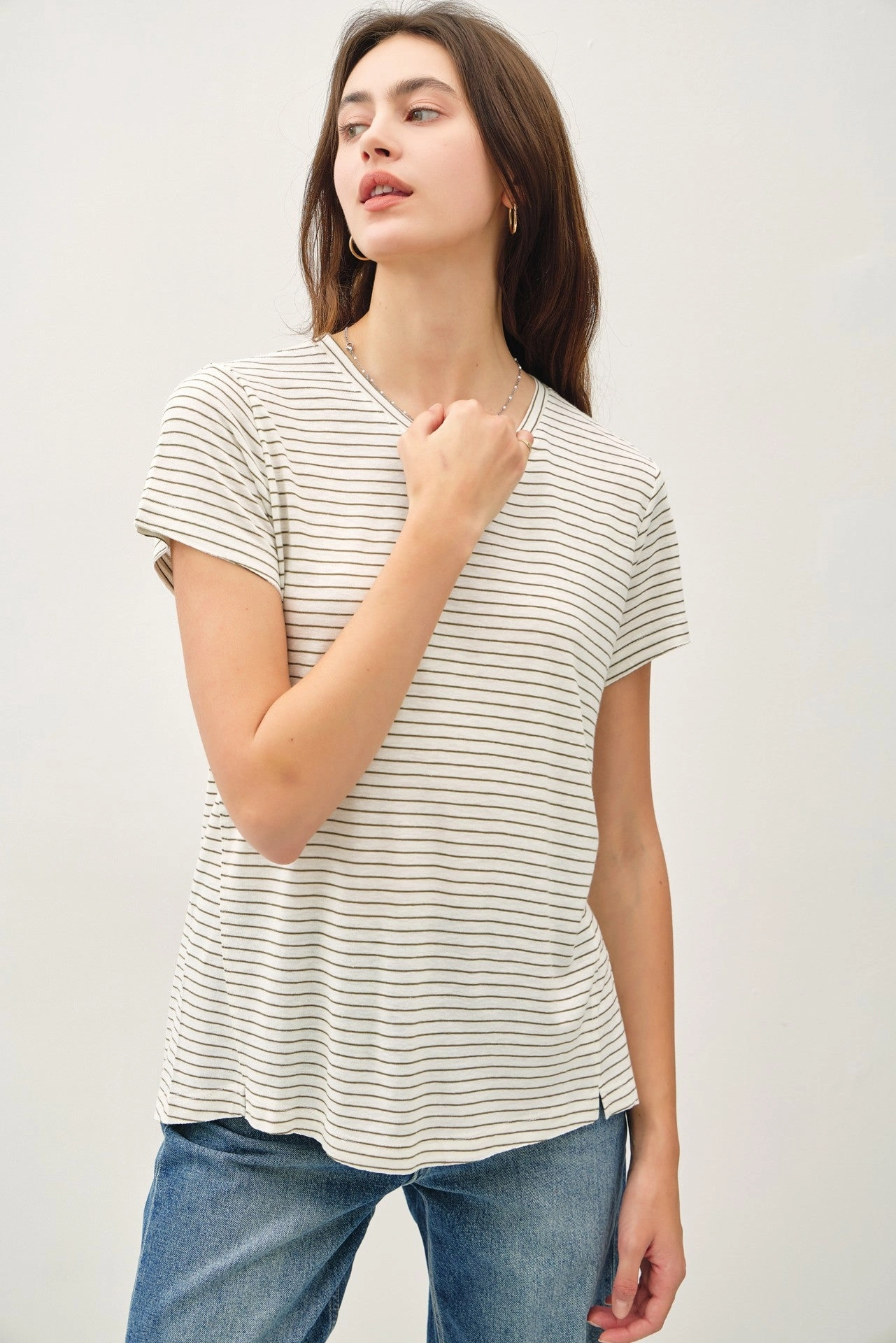 LINEN BLEND FINE STRIPE TEE Elite Core Road Look
