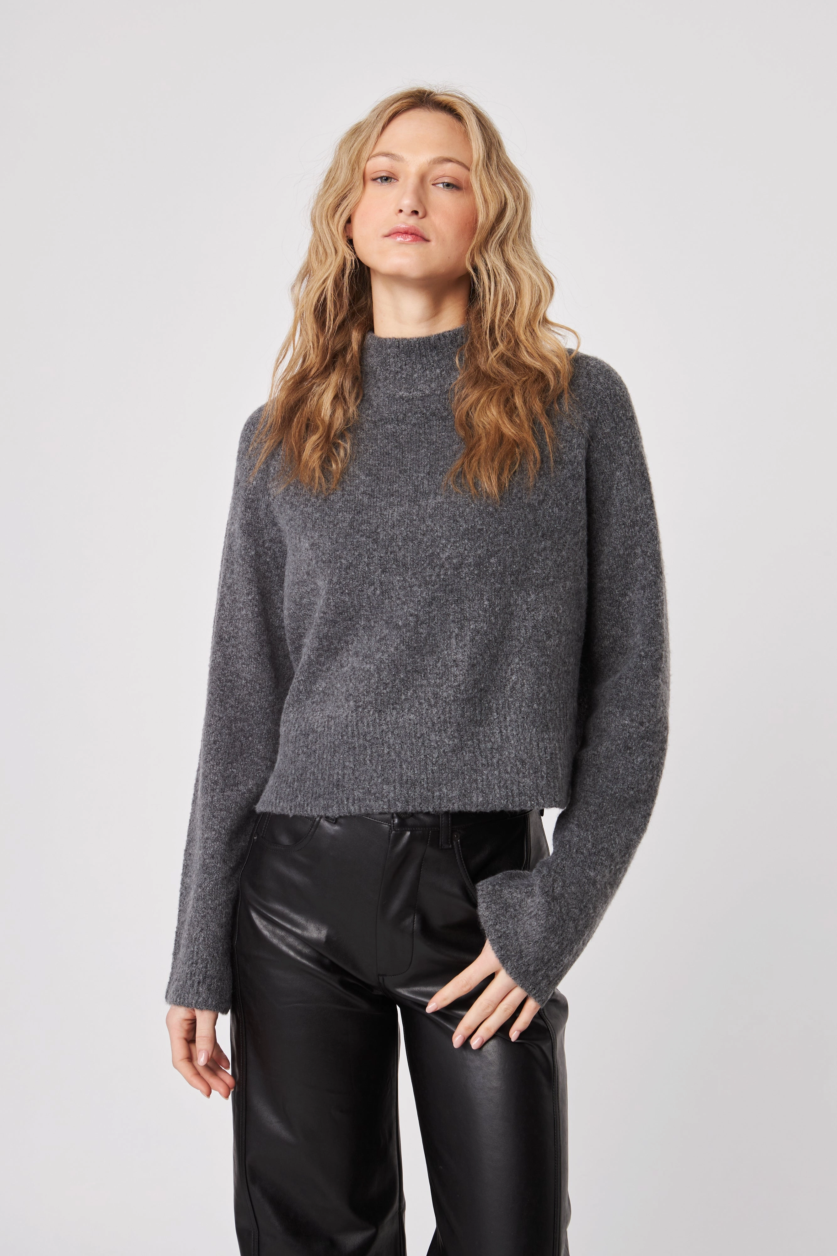 Resort Mood MoistureWickingTechnology OLIVER MOCK NECK SWEATER