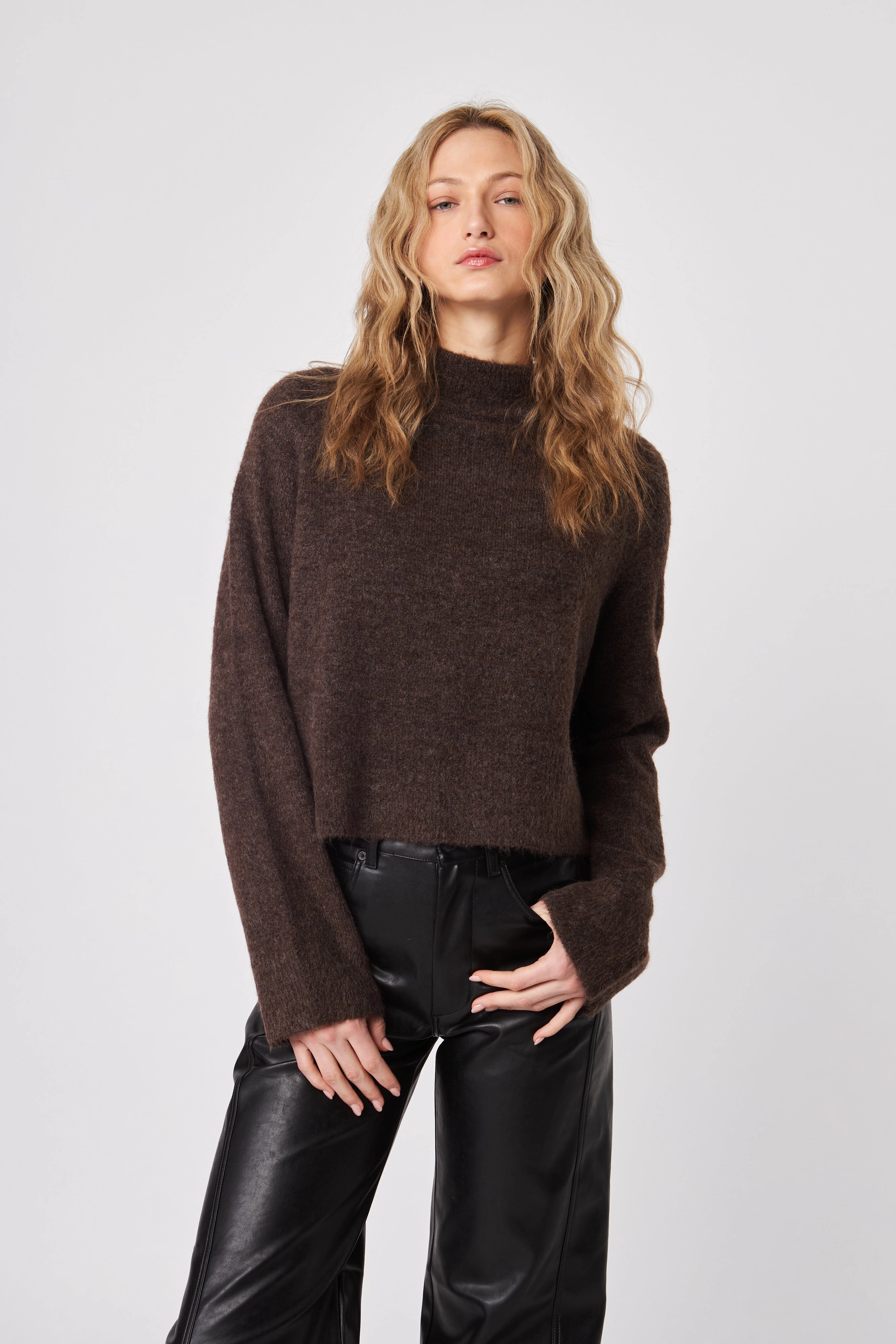 MoistureControlClothing OLIVER MOCK NECK SWEATER