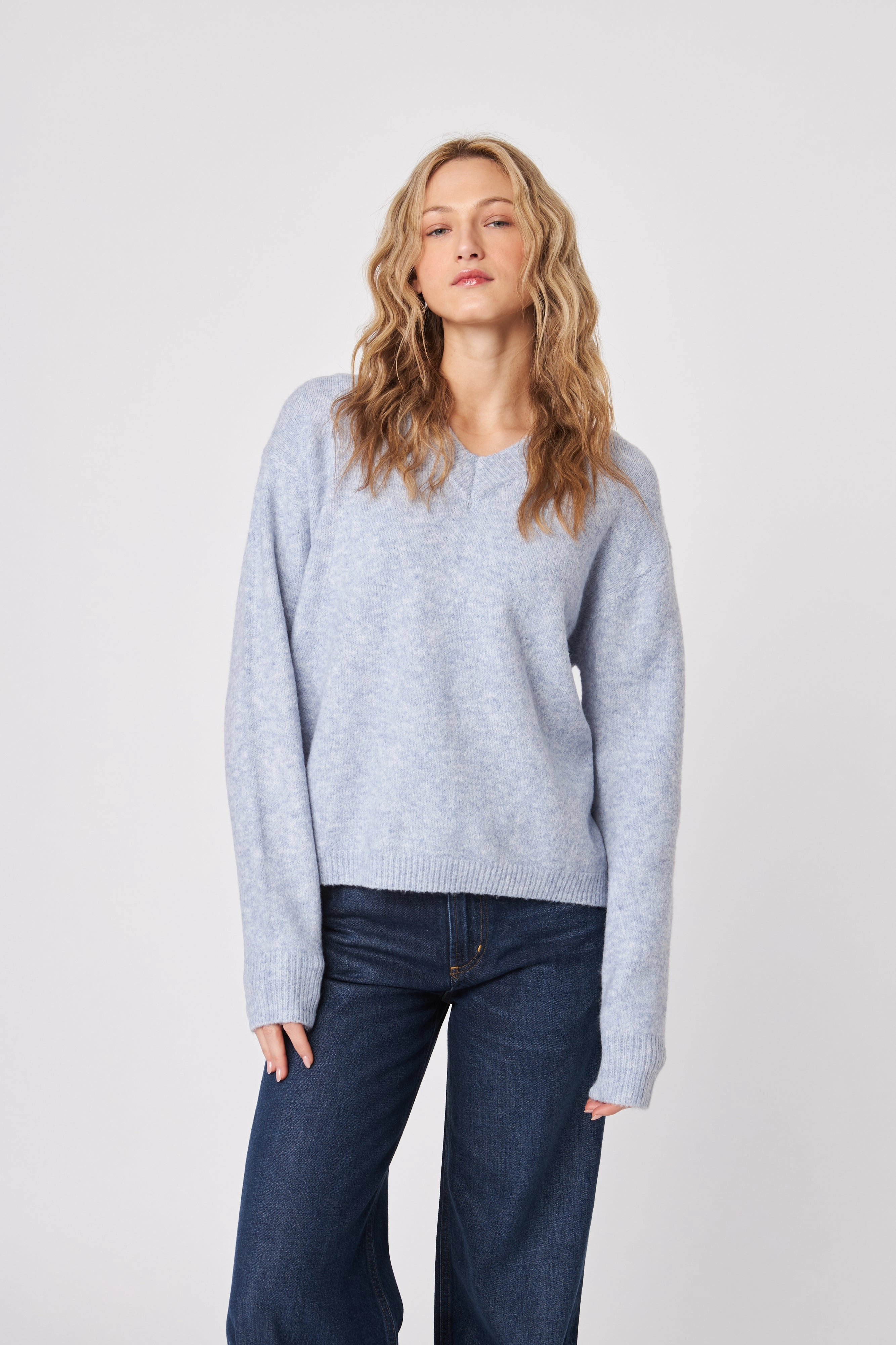 CHARLIE OVERSIZE V-NECK SWEATER Mind Glow CompactFold