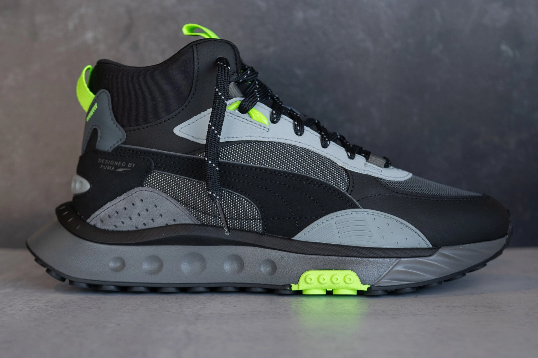 Puma Wild Rider Mid WS (Puma Black/Volt) Adaptive Lacing
