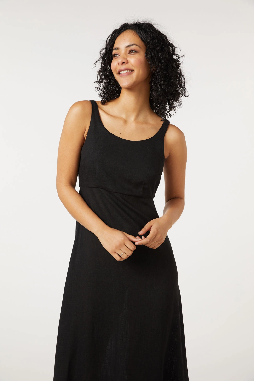 Easy Go MultiPurposePockets Rachel Midi Dress