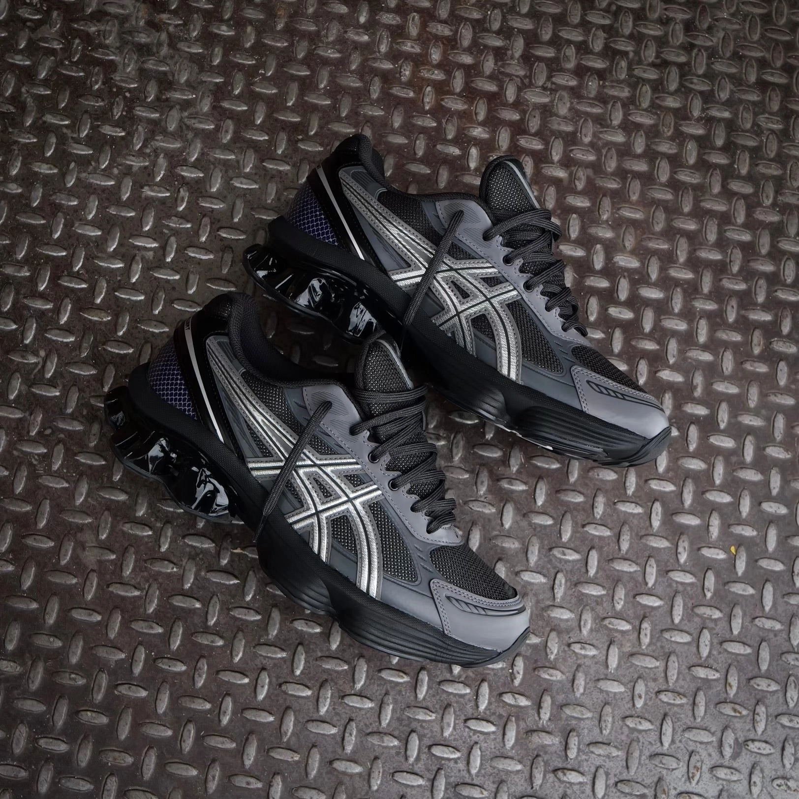 Mens Asics Gel-Kinetic Fluent (Graphite Grey/Pure Silver) Sustainable Manufacturing Clean Shape