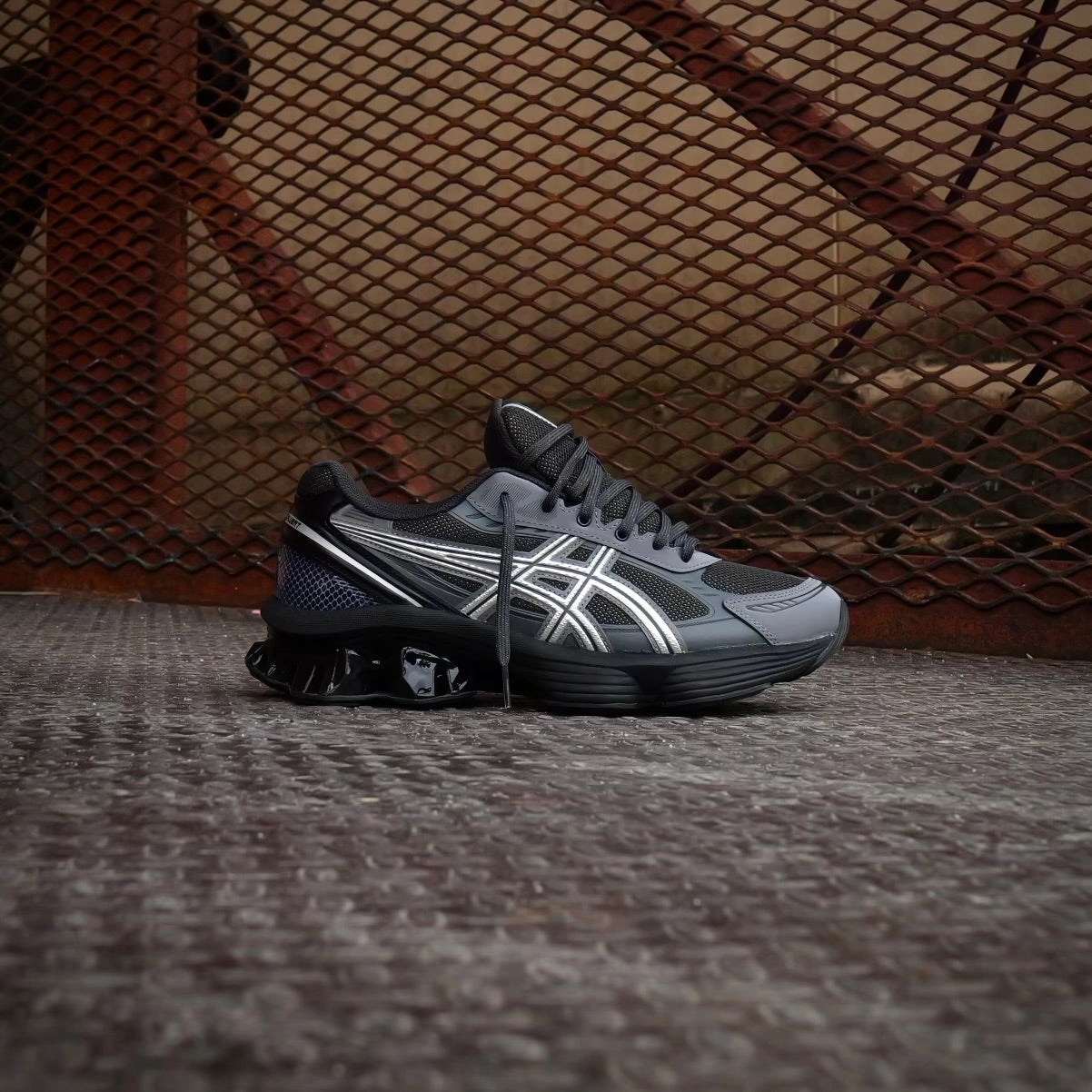 All   Day Wear Mens Asics Gel-Kinetic Fluent (Graphite Grey/Pure Silver)