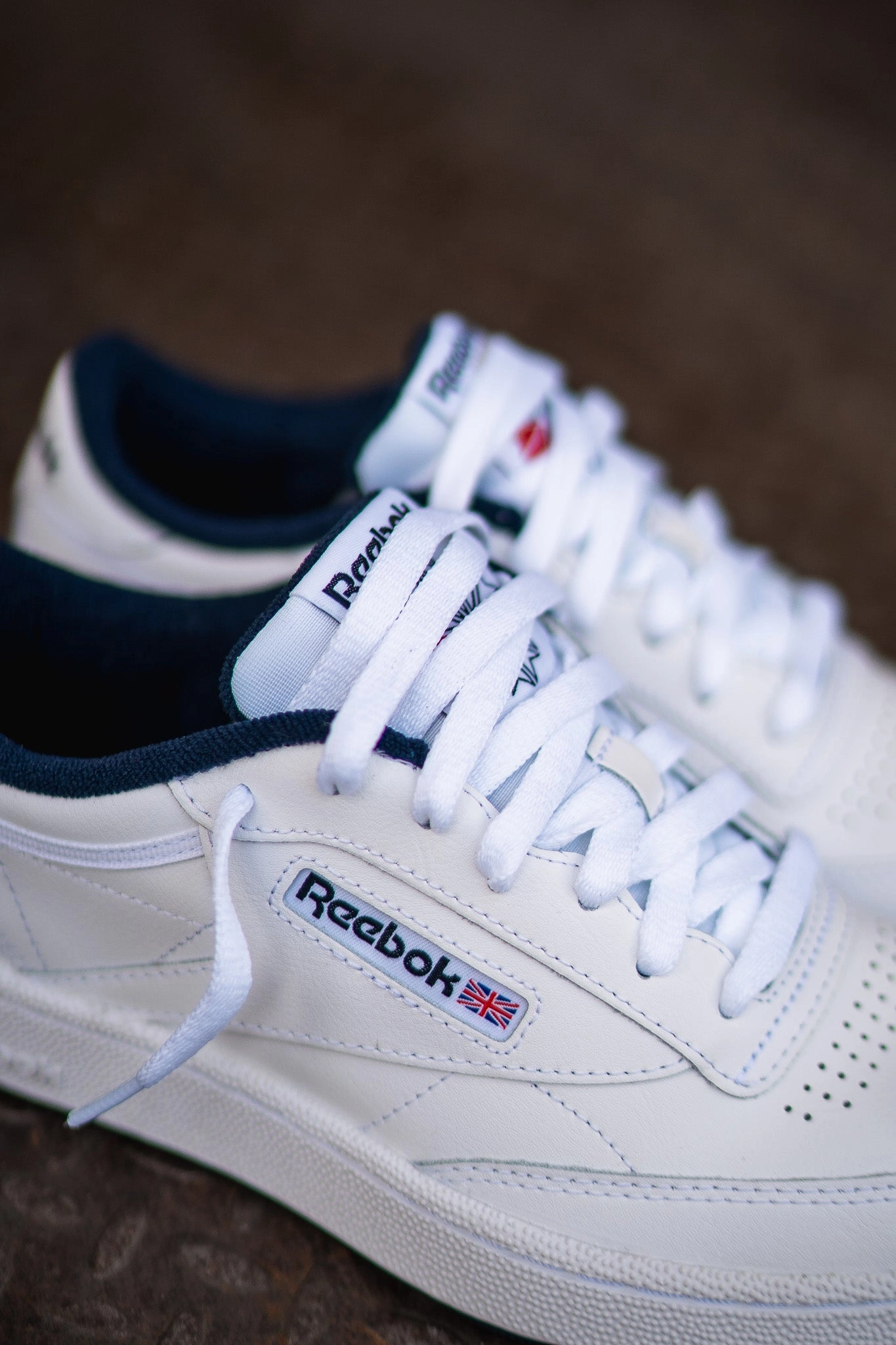 Shock Absorbing Heel Quick Workout Reebok Club C 85 (White/Navy)