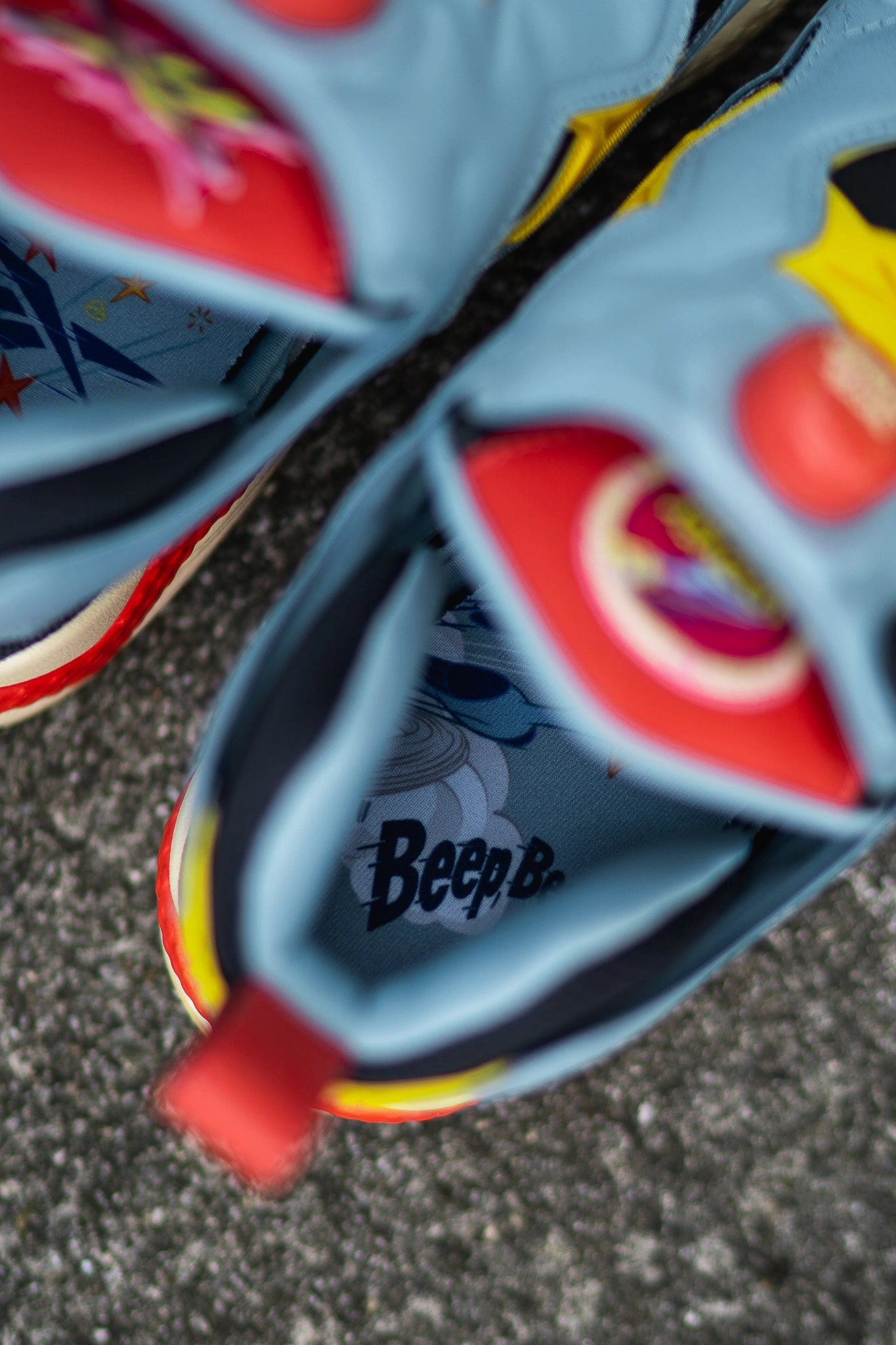 Reebok Looney Tunes Instapump Fury 95 Step Comfort Retro Inspired Silhouette