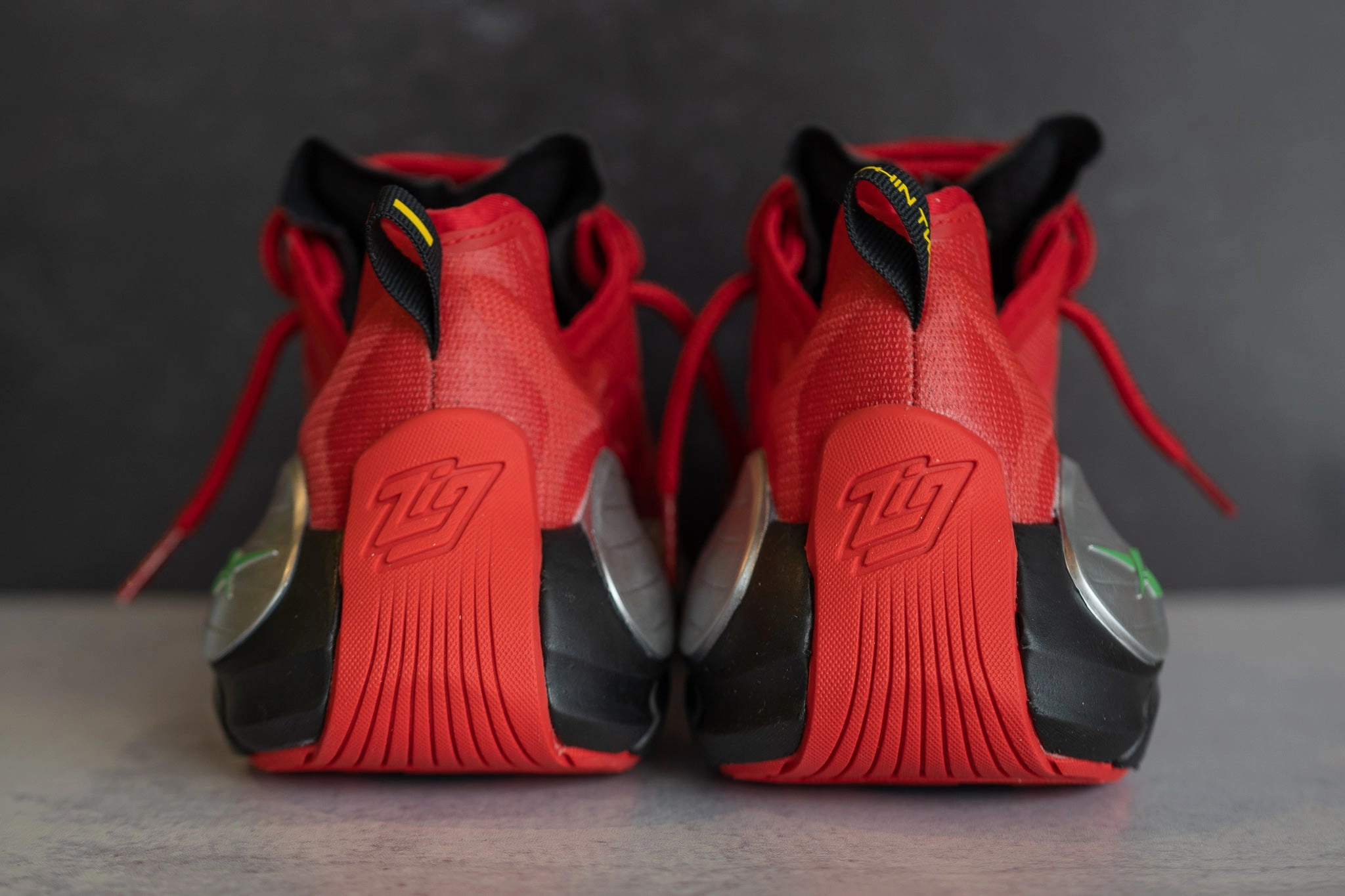 Sophisticated piece Ultimate Flex Reebok Power Rangers Zig Kinetica II (Vector Red)