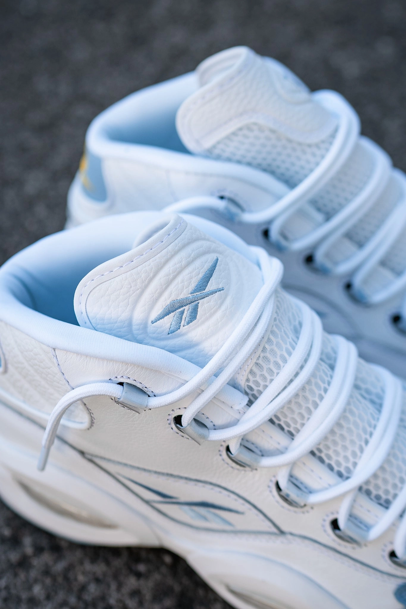 Orthotic Friendly Footbed Unbeatable comfort Reebok Question Mid Men's Basketball Shoes (Nuggets)