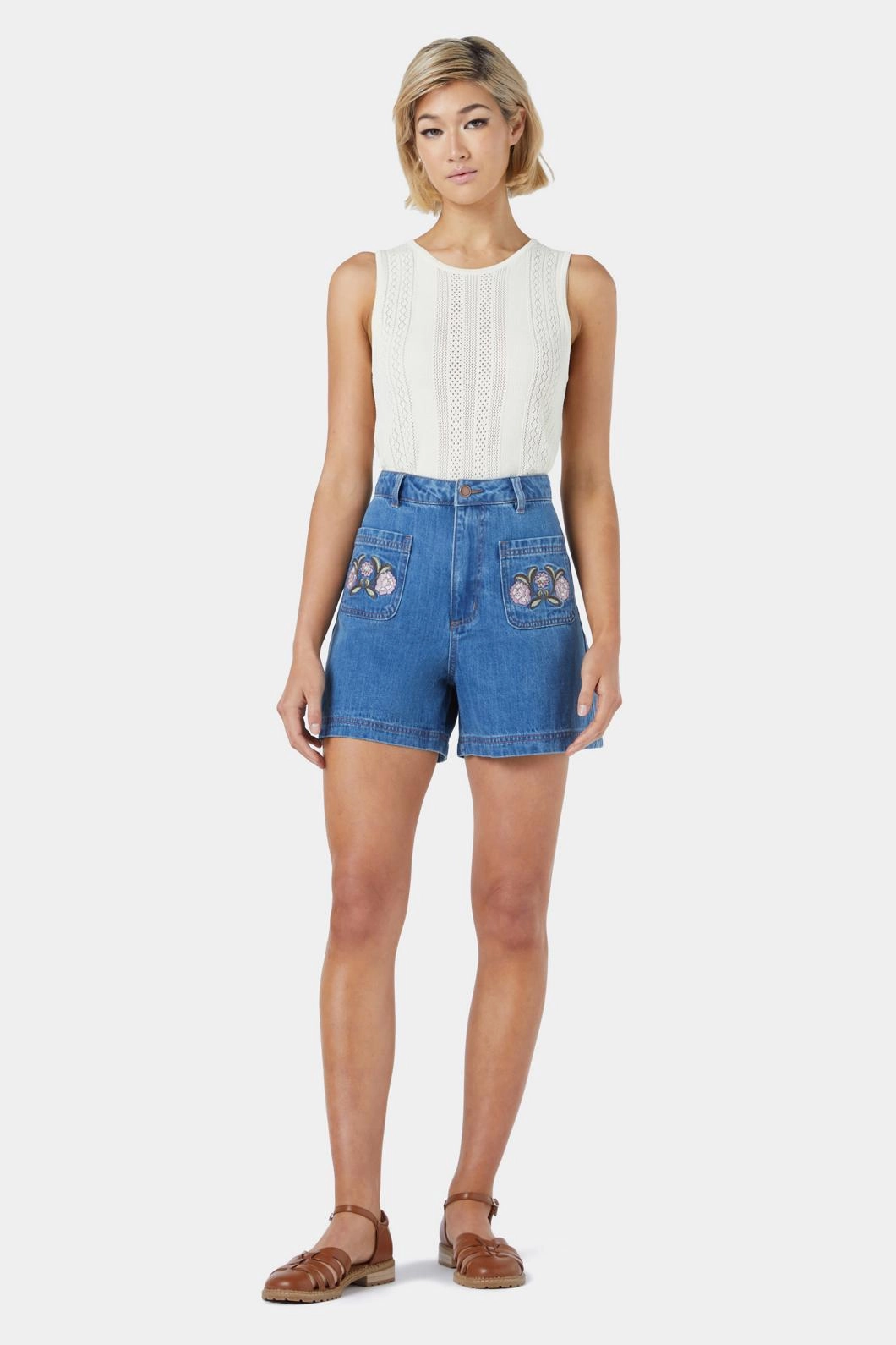 Casual Feel Renata Emb Short