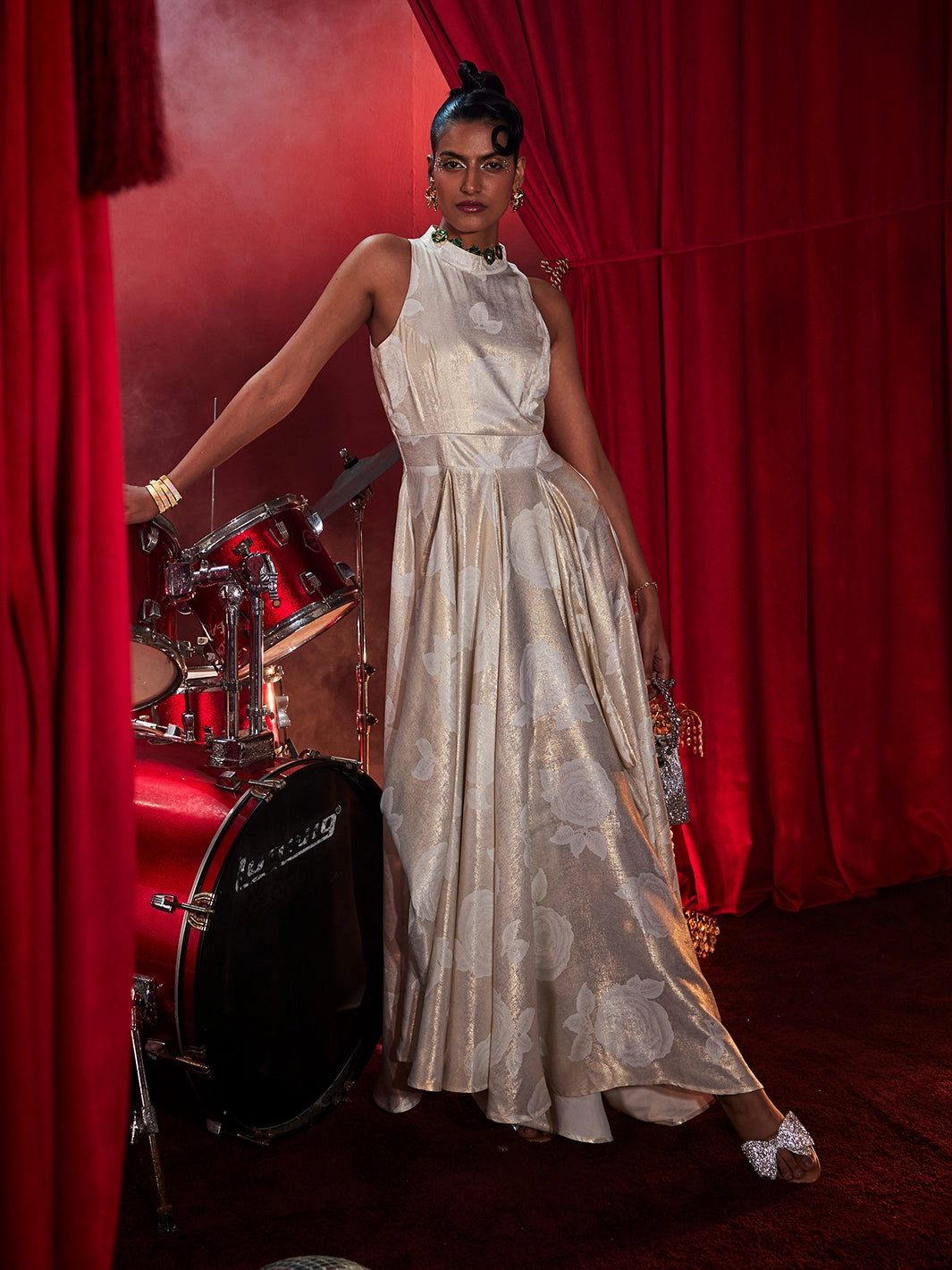 Pearl Princess Gown Smooth silhouette