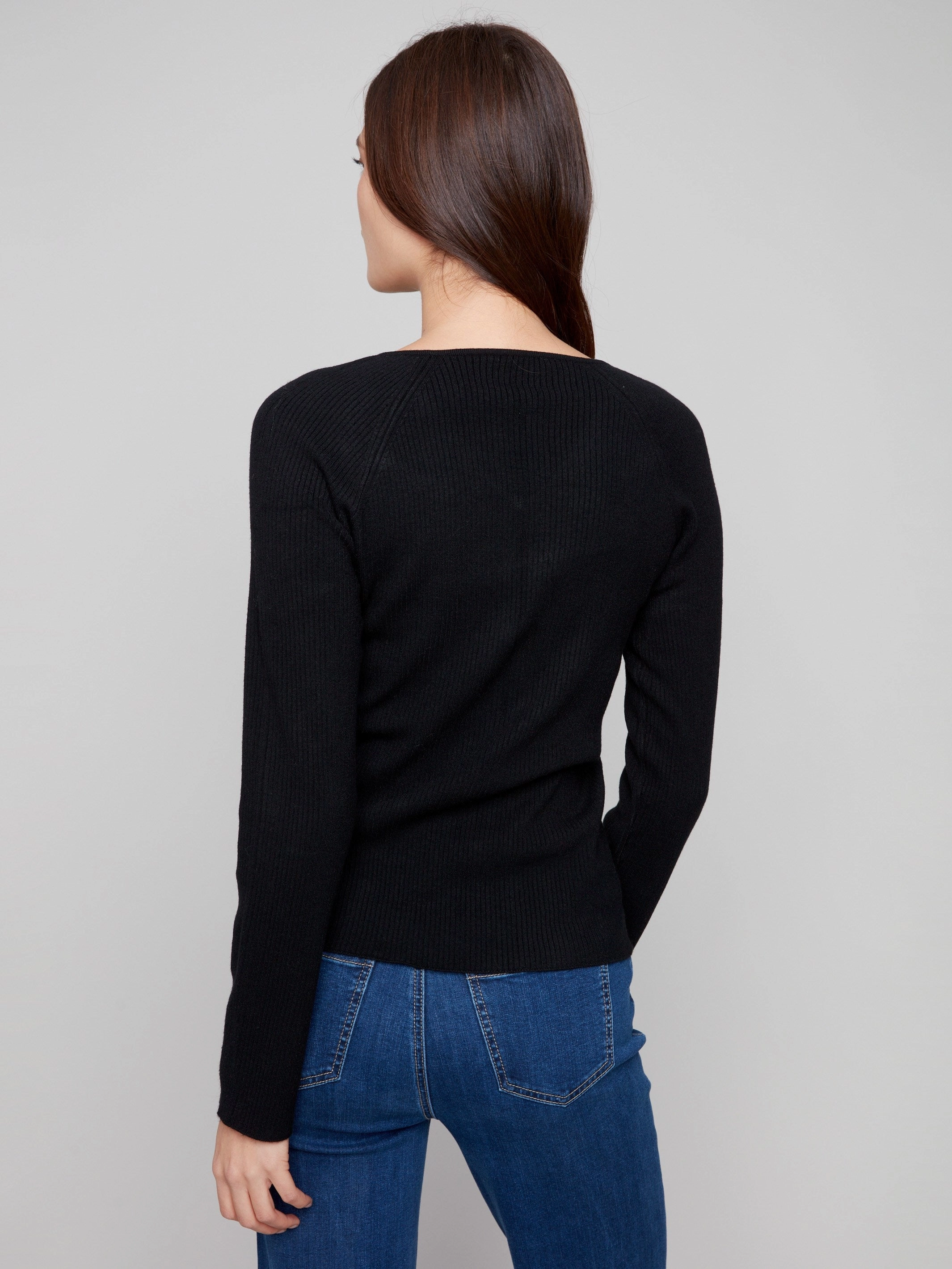 Ribbed V-Neck Sweater With Heart Rivets - Black Yoga - wear Retro